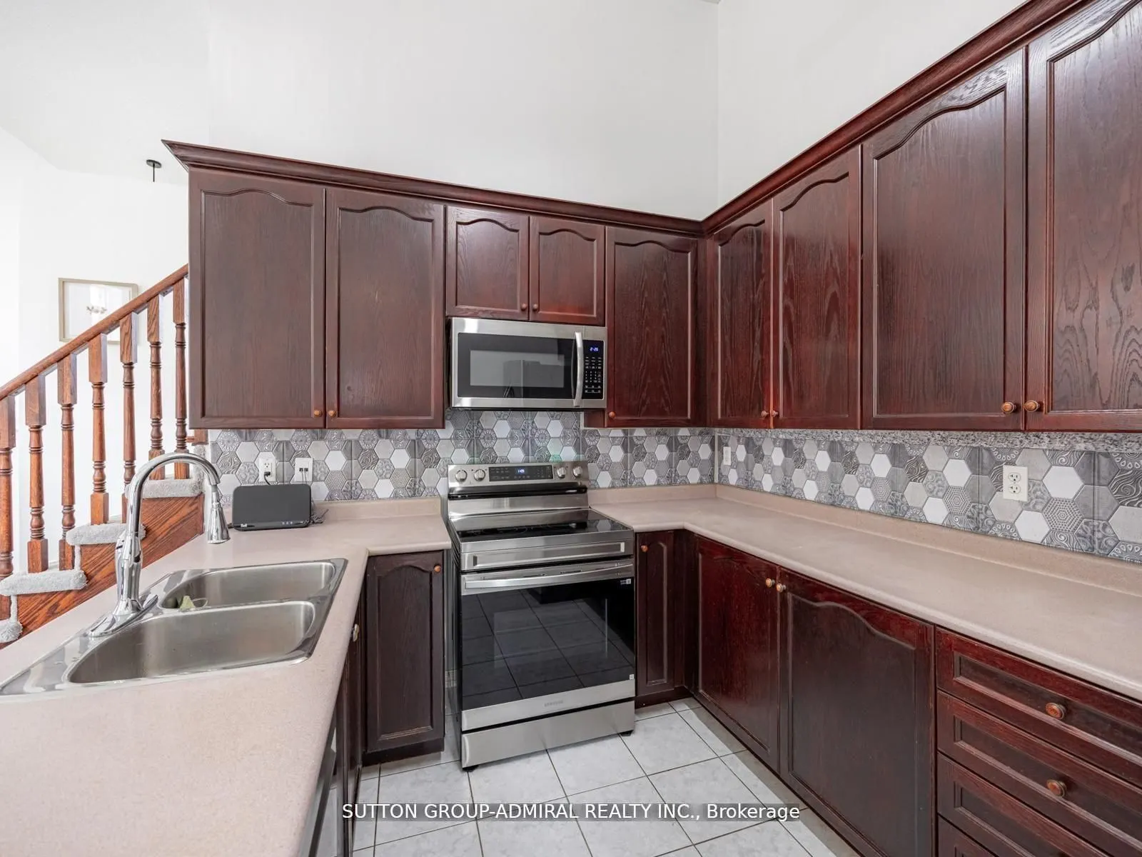 101 River Rock Crescent