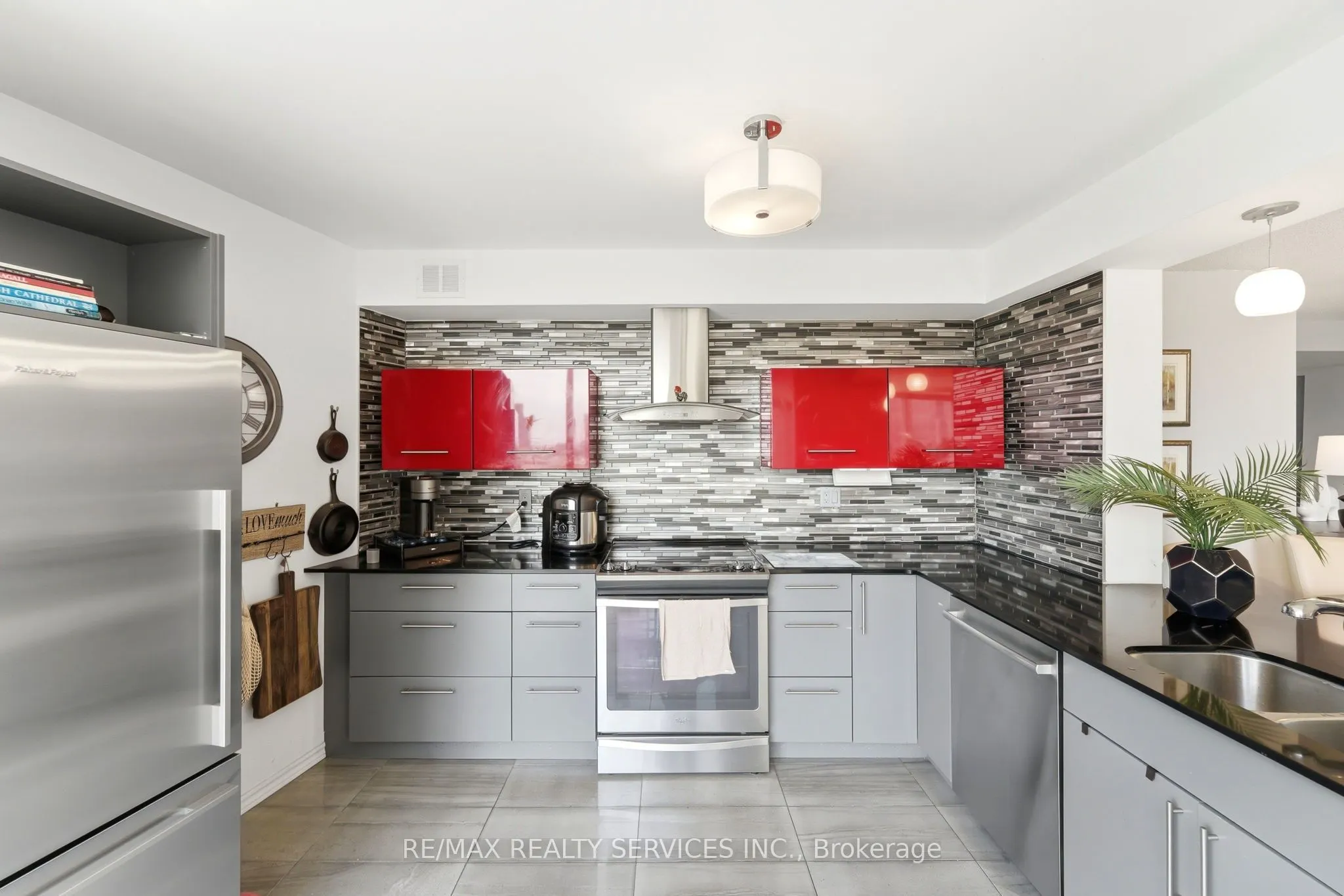 50 Eglinton Avenue W #2007