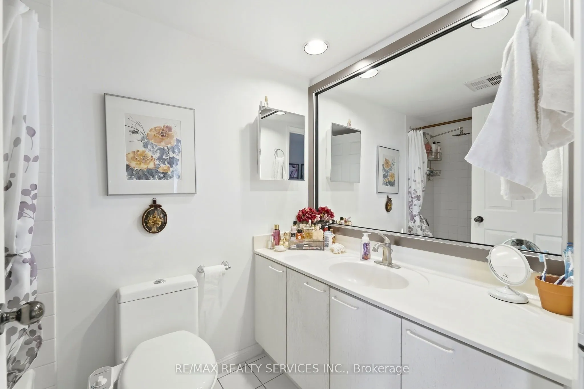 50 Eglinton Avenue W #2007