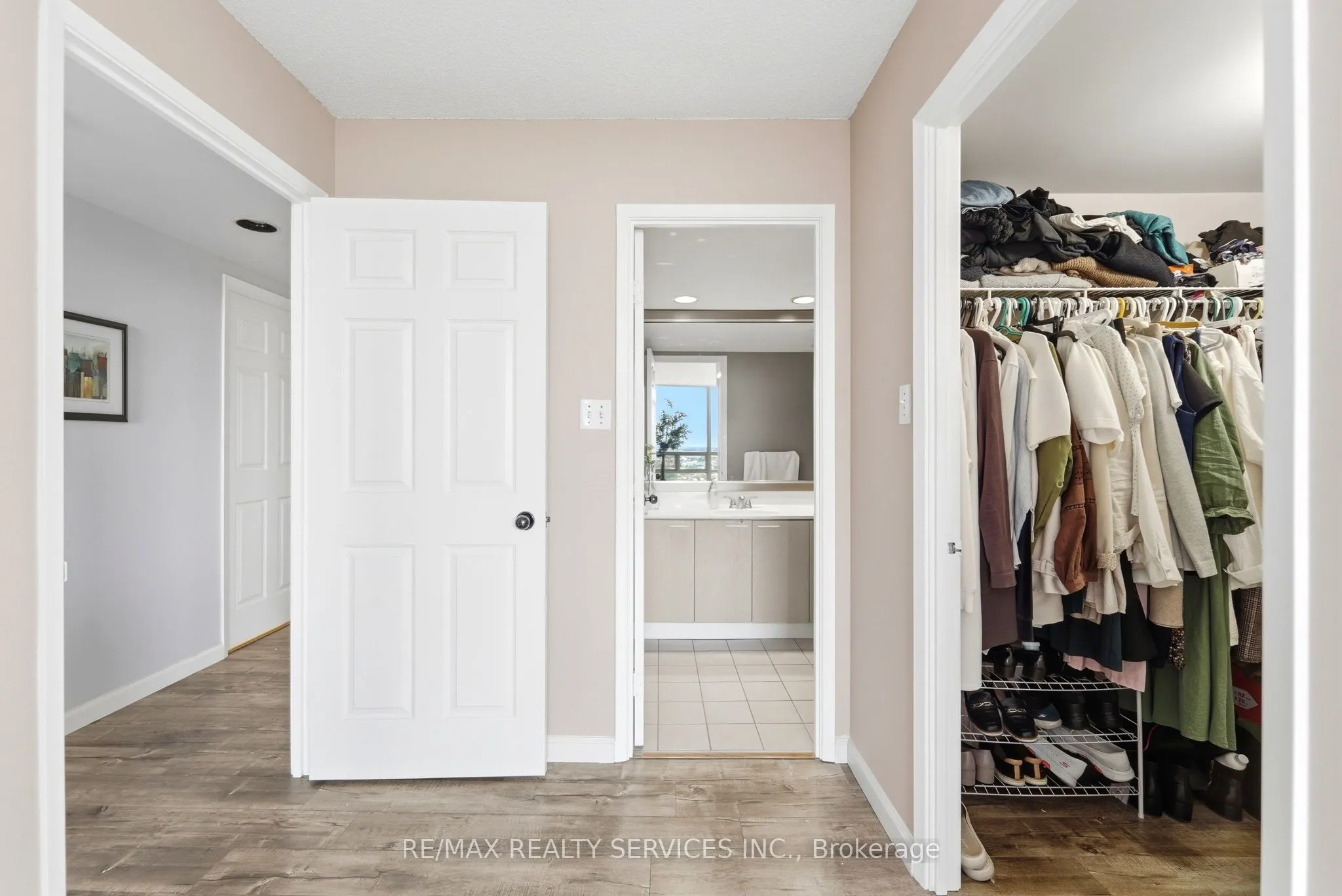 50 Eglinton Avenue W #2007