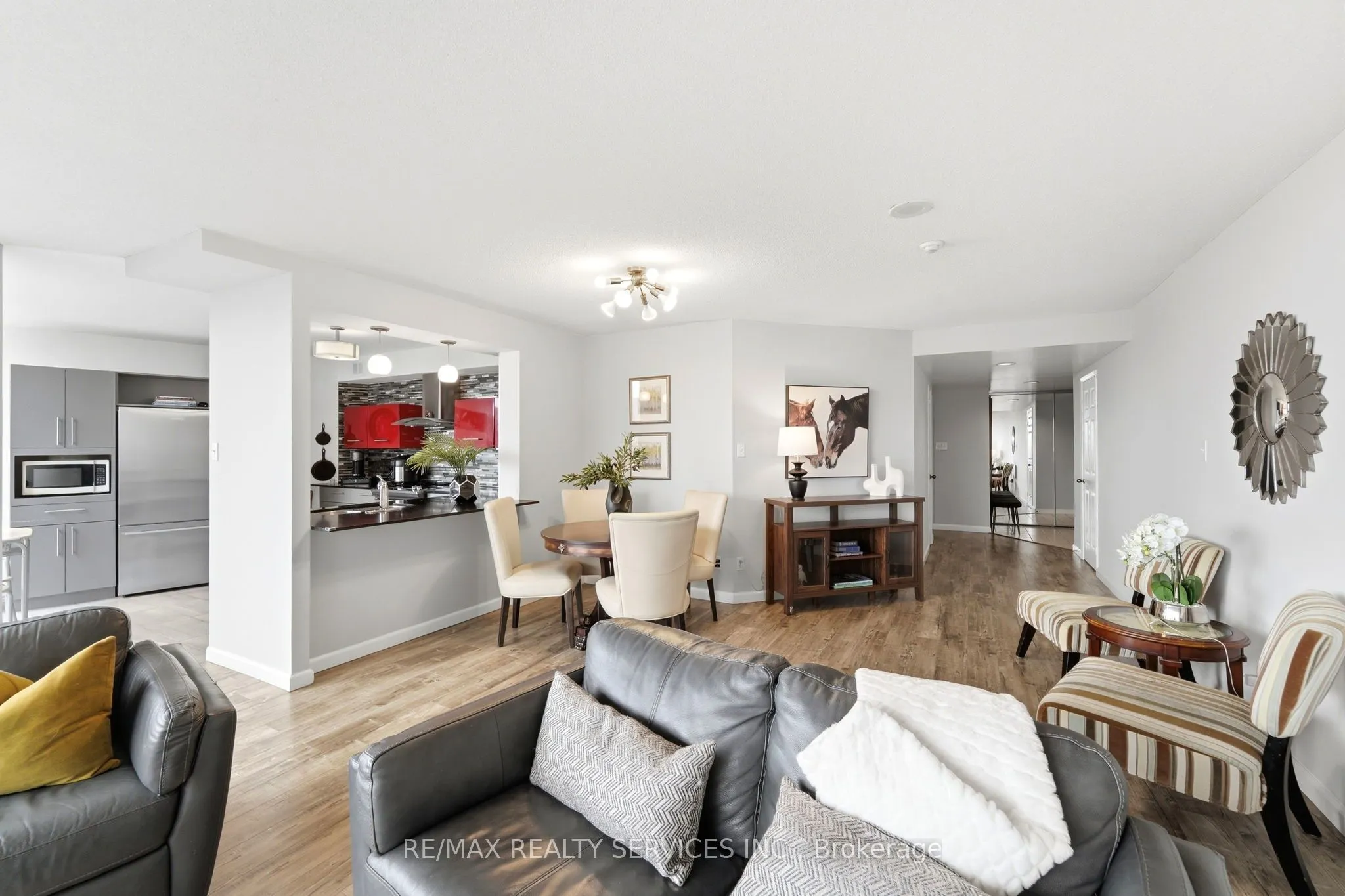 50 Eglinton Avenue W #2007