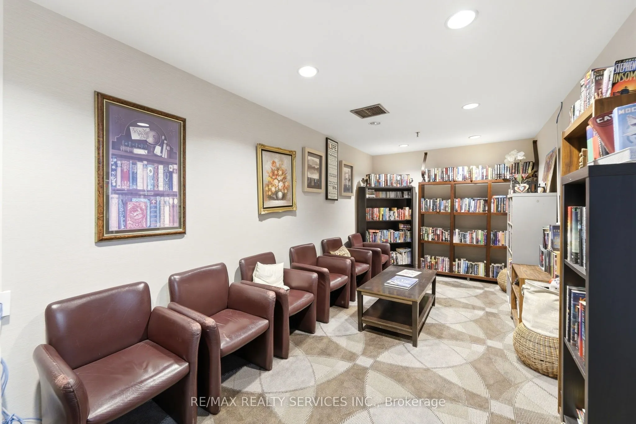 50 Eglinton Avenue W #2007