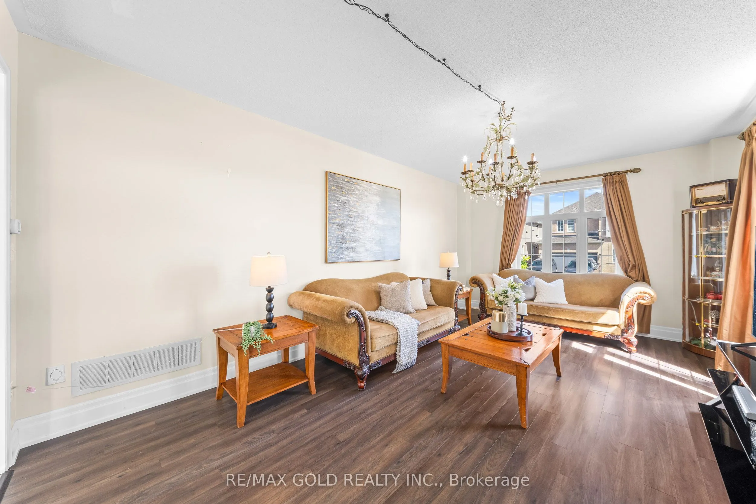 261 Mountainash Road
