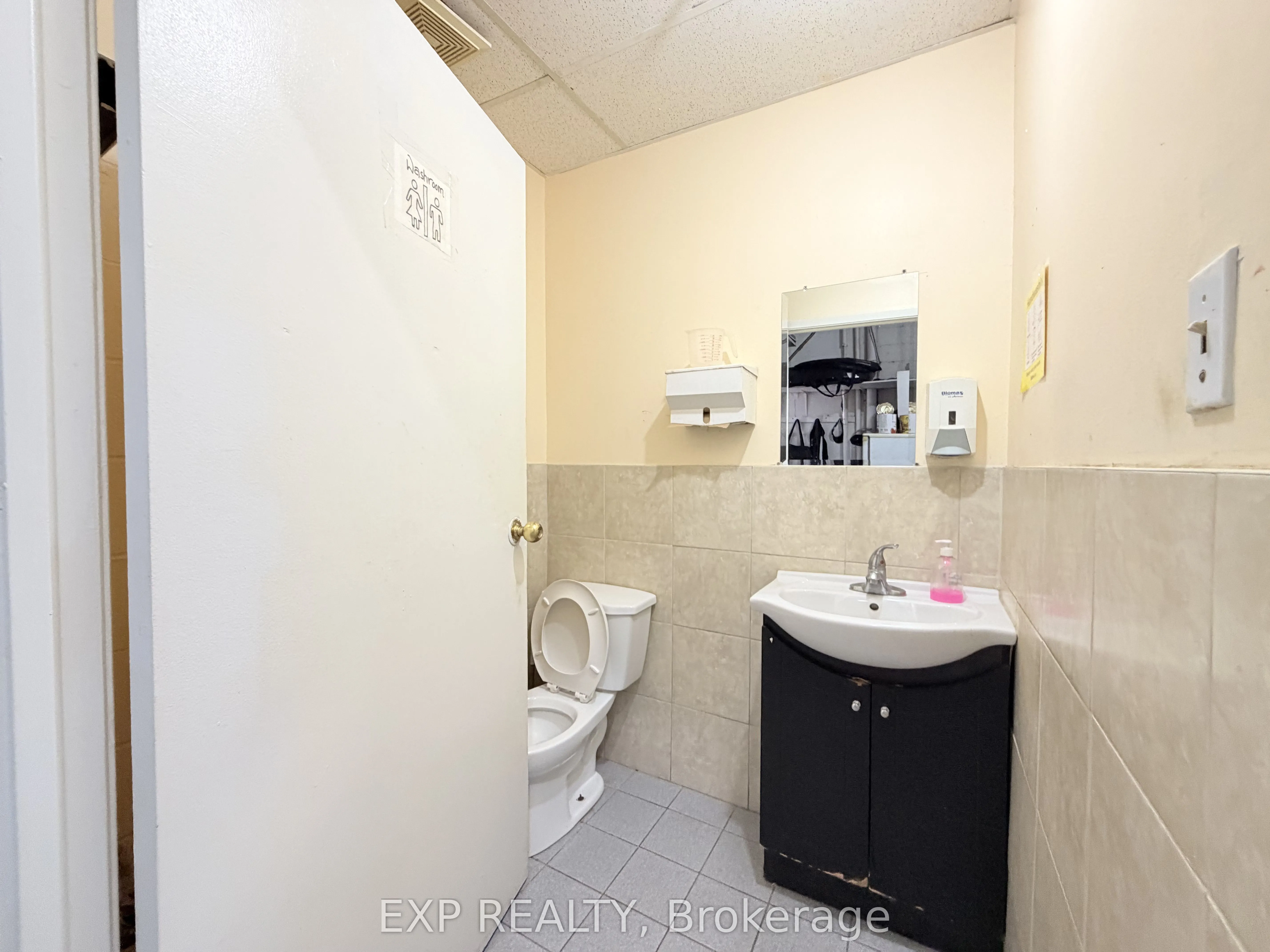 700 Balmoral Drive #9