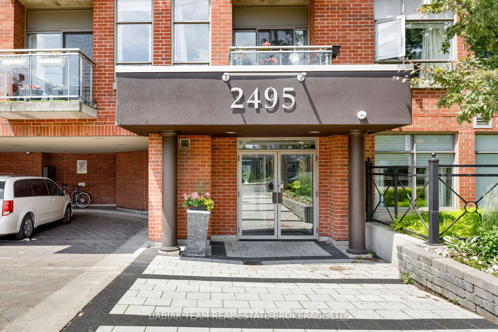 2495 Dundas Street West Street #307