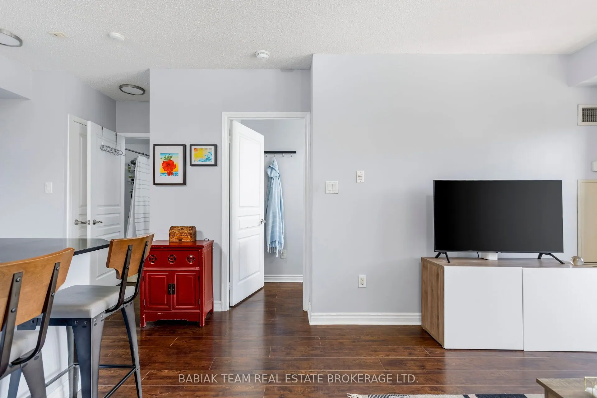 2495 Dundas Street West Street #307