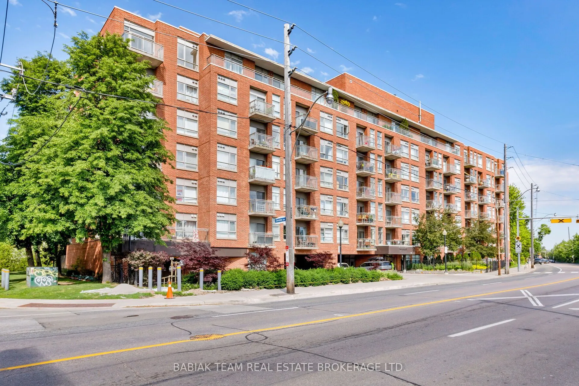 2495 Dundas Street West Street #307
