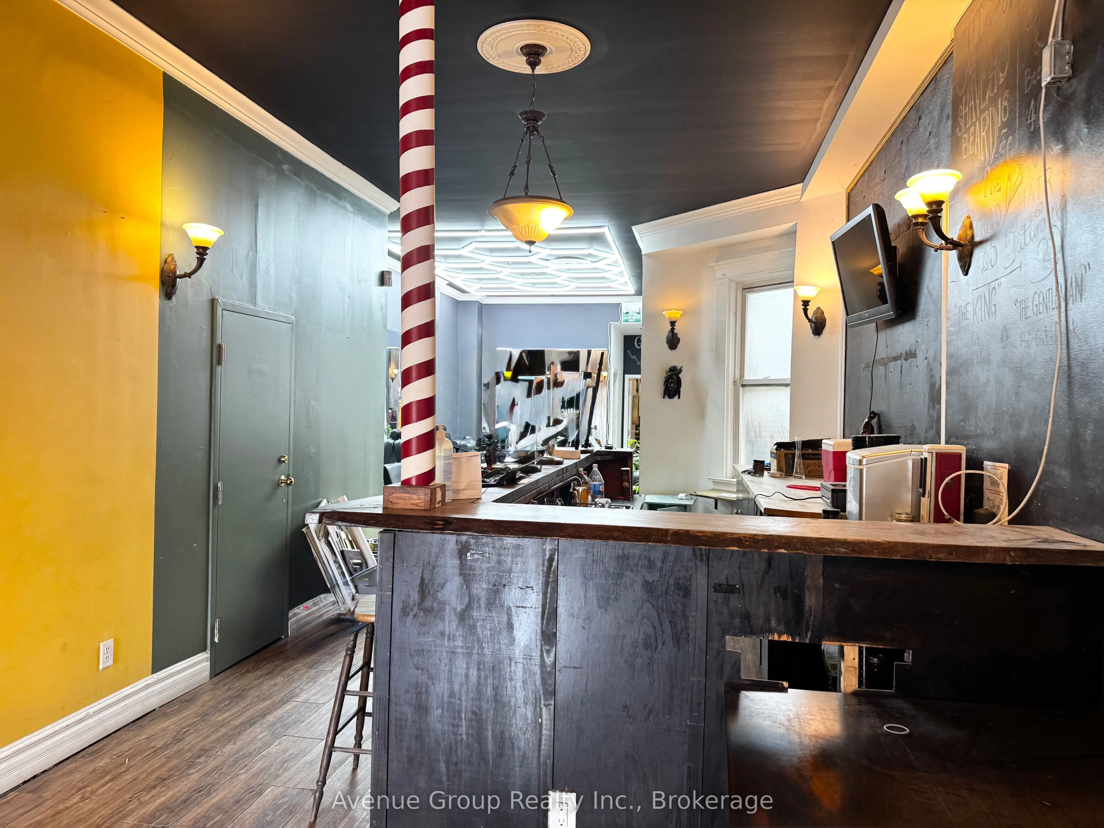 1612 Queen Street W
