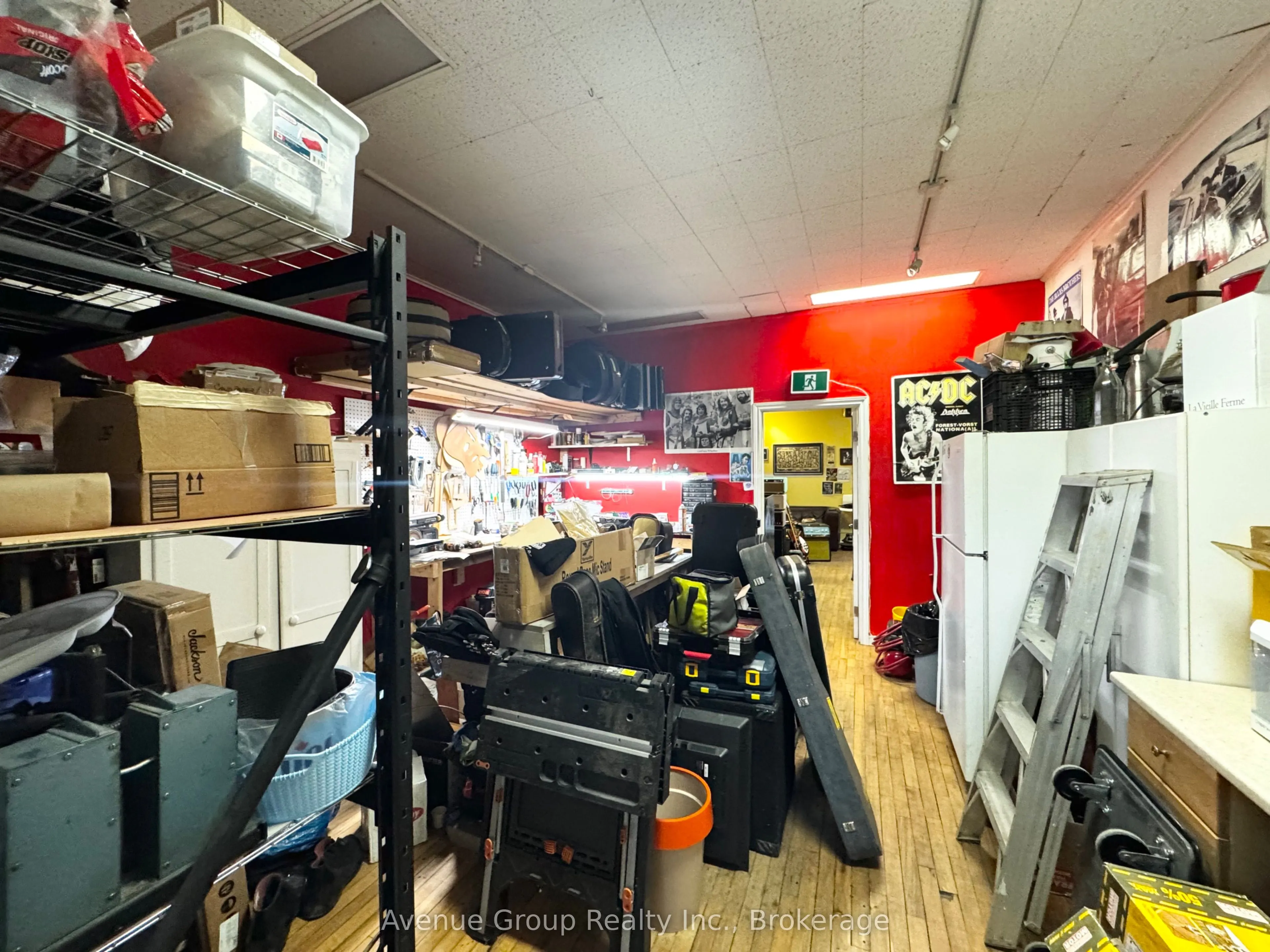 1612 Queen Street W