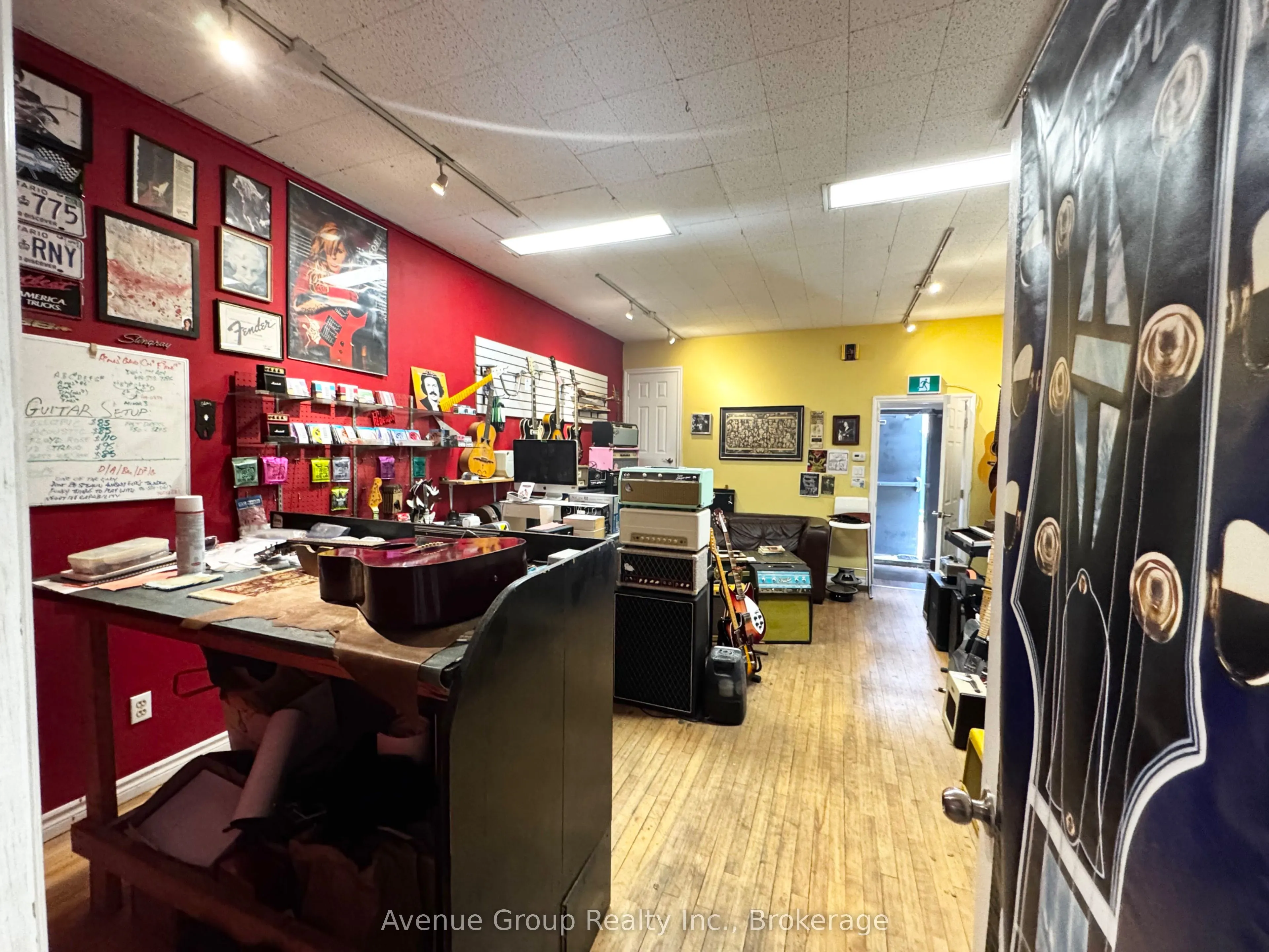 1612 Queen Street W
