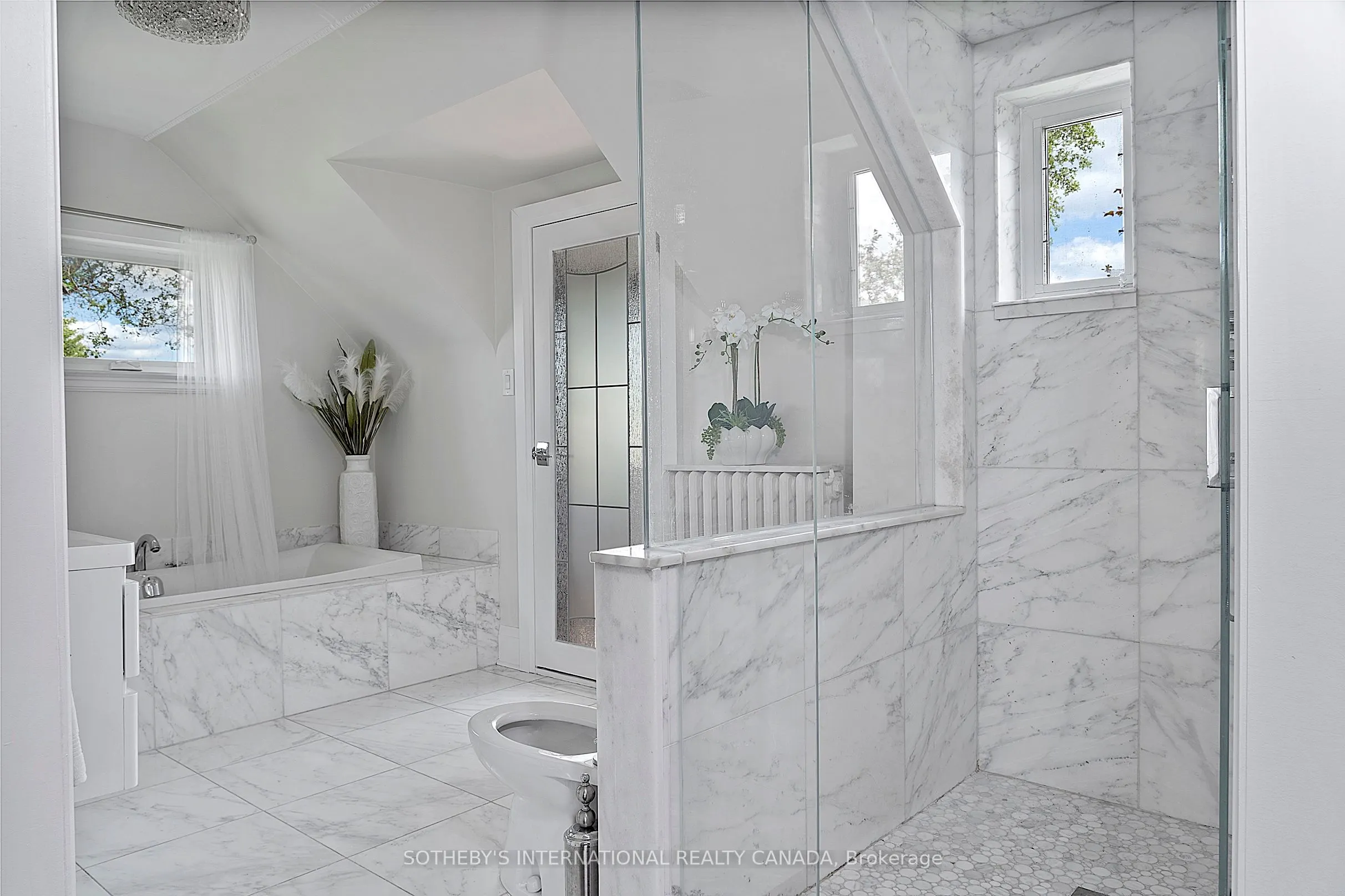 4009 Bloor Street W