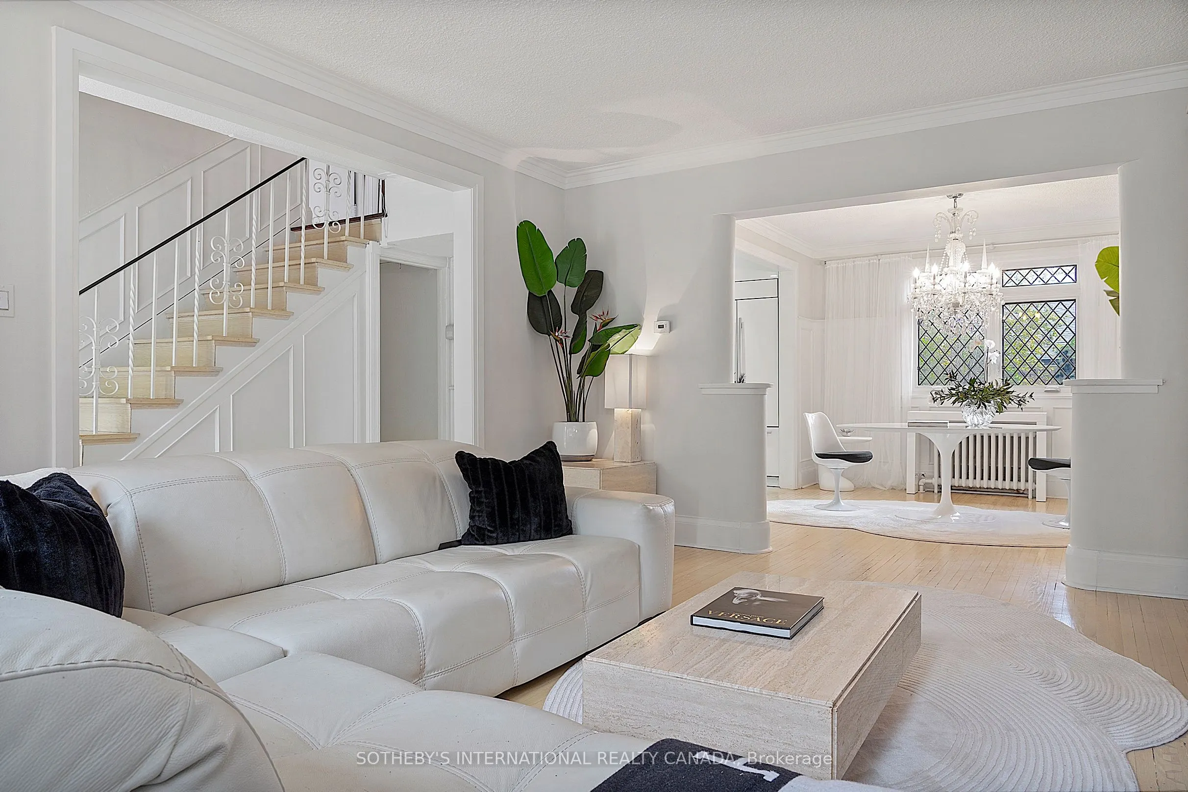 4009 Bloor Street W