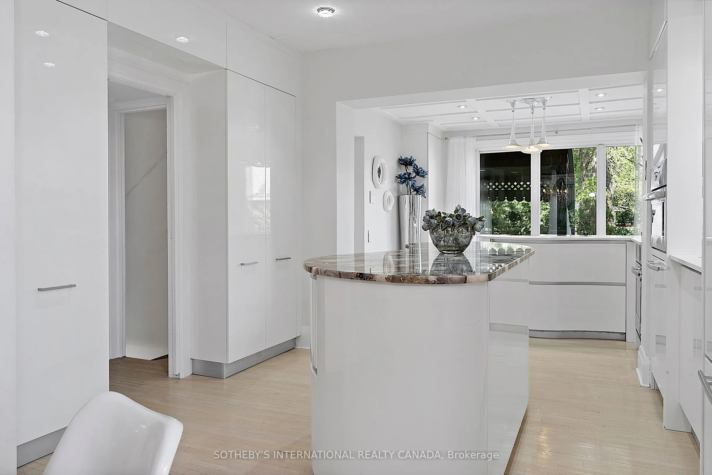 4009 Bloor Street W