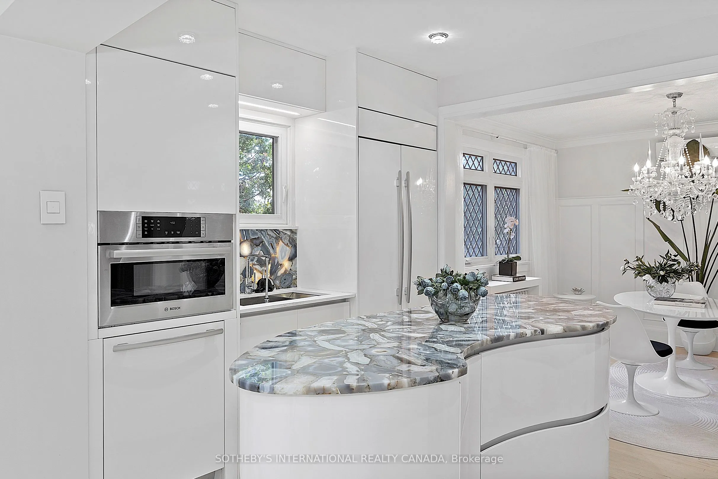 4009 Bloor Street W