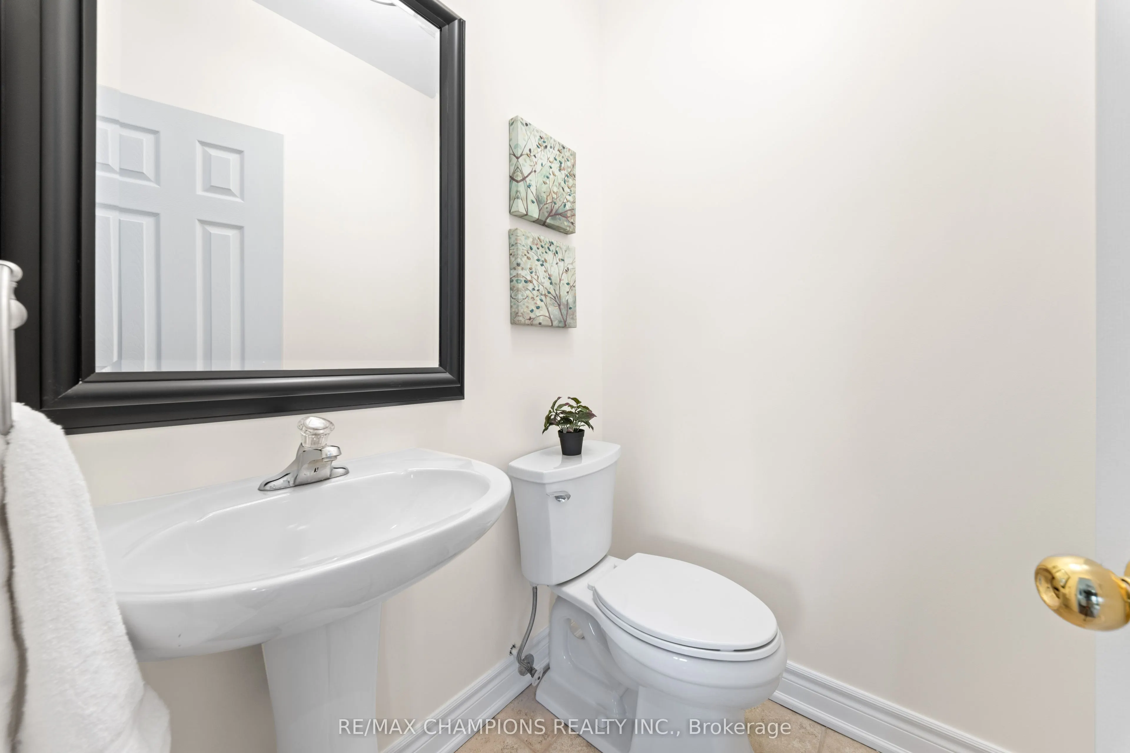42 Abbotsbury Drive