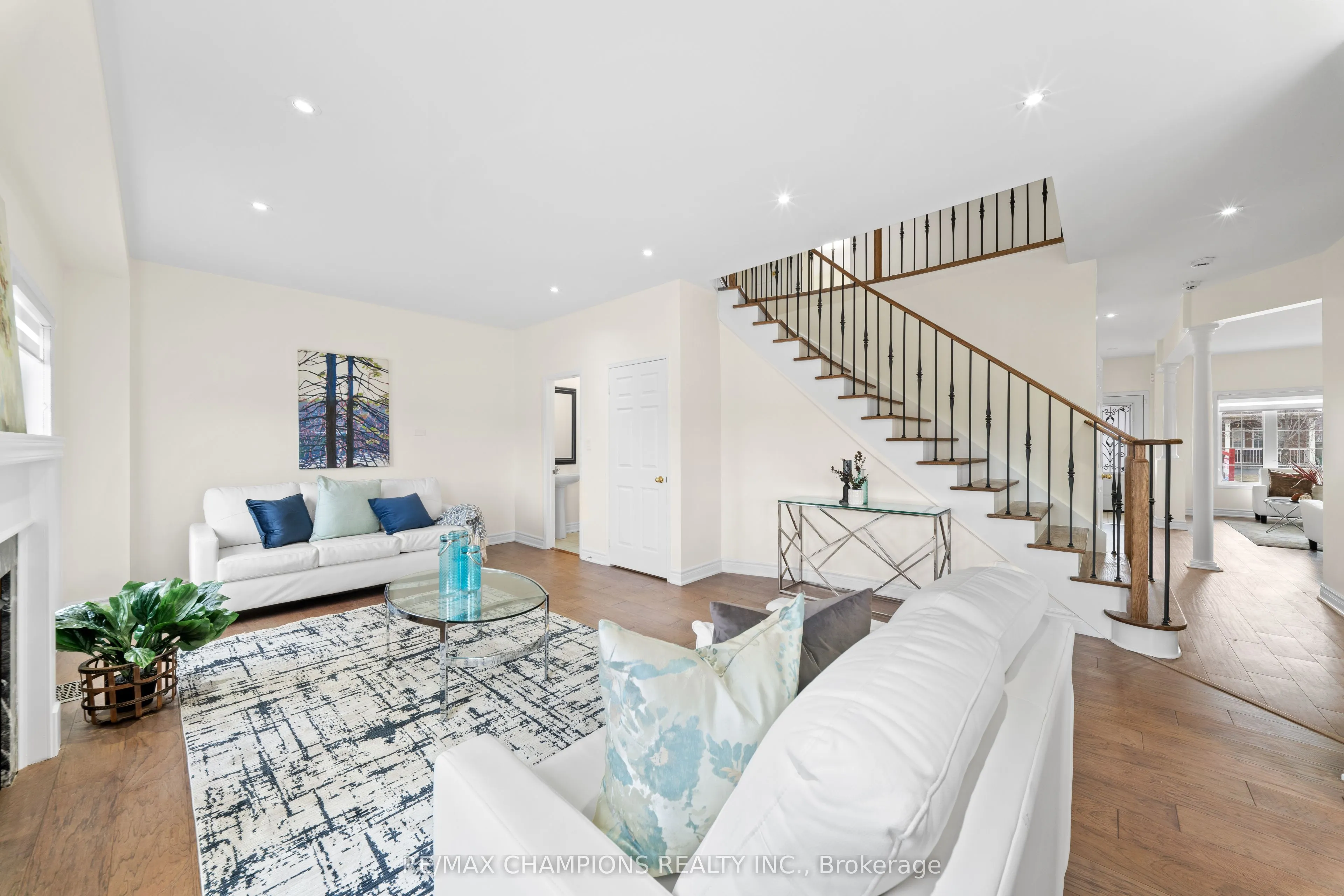 42 Abbotsbury Drive