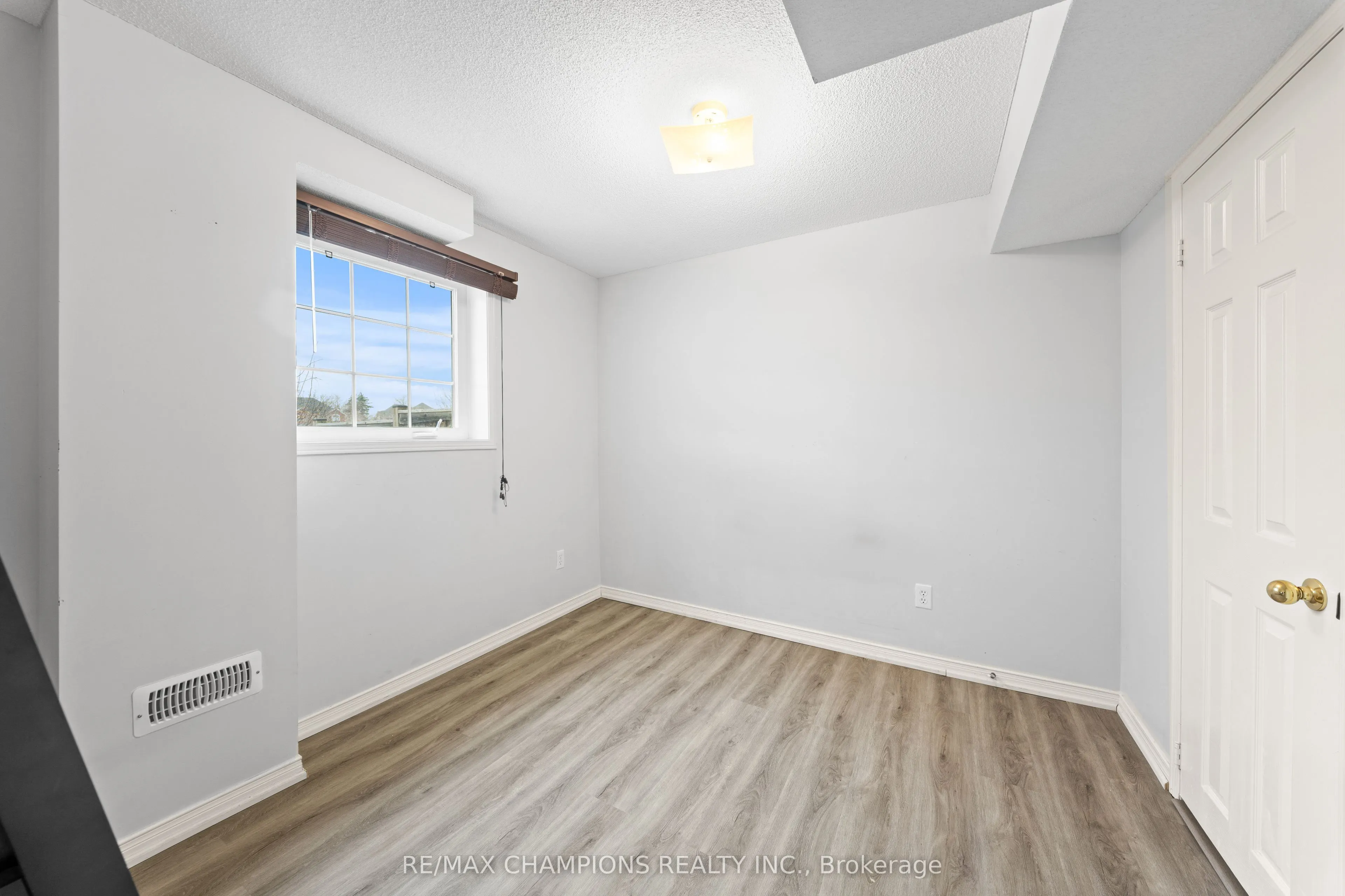 42 Abbotsbury Drive
