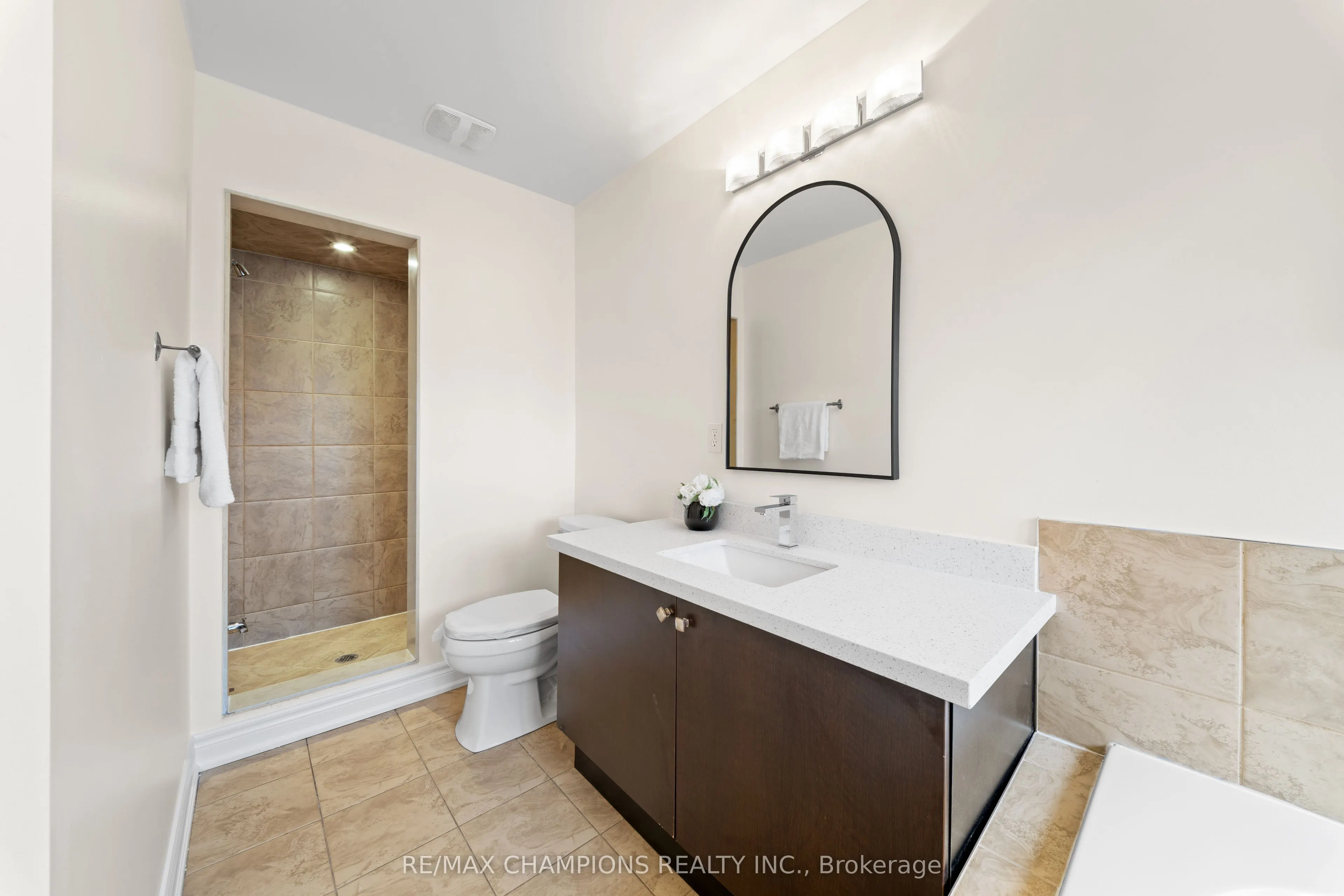 42 Abbotsbury Drive