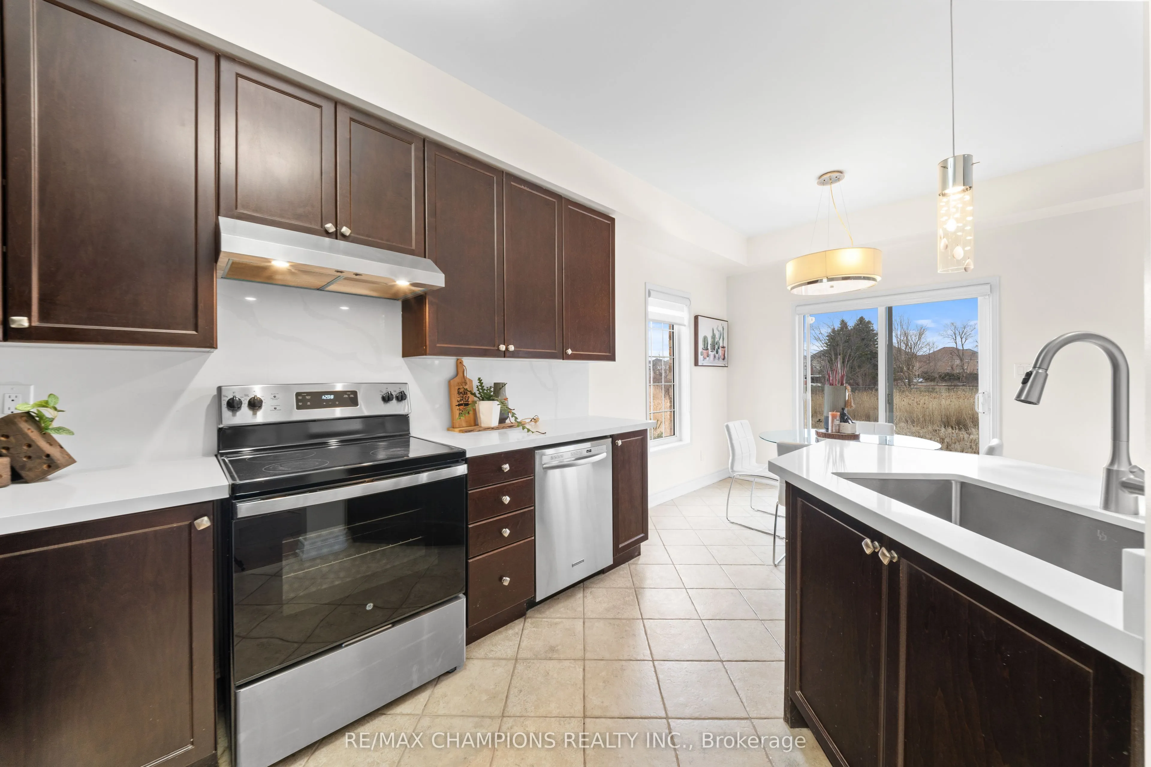42 Abbotsbury Drive