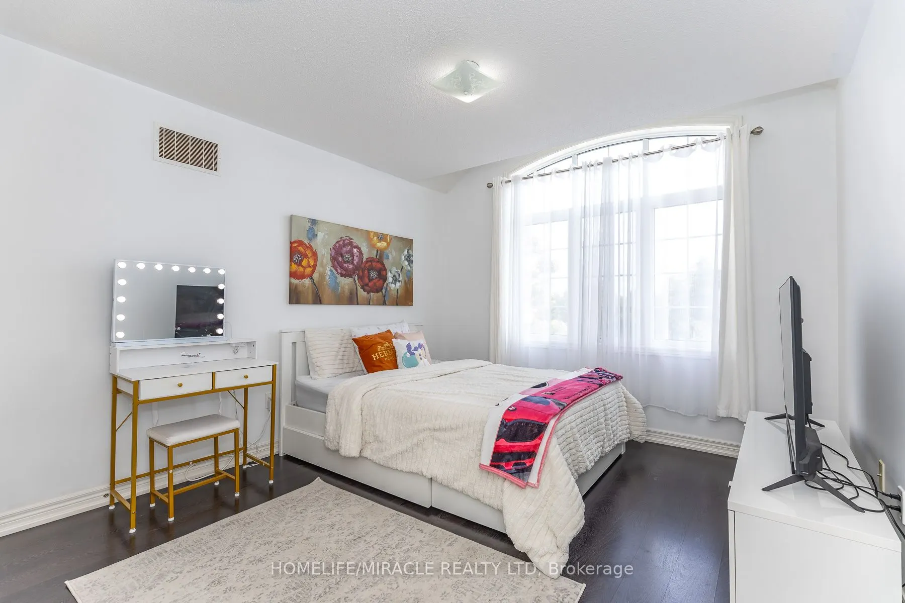 180 Bonnie Braes Drive