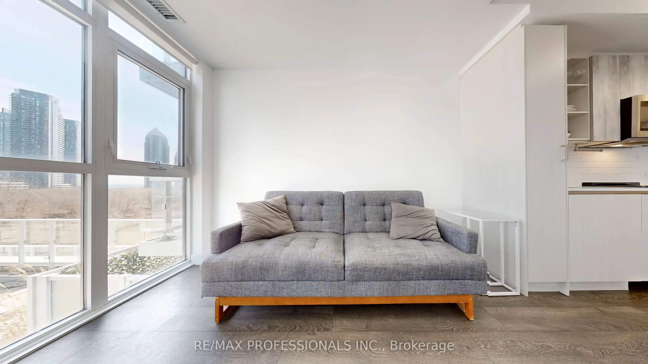 251 Manitoba Street #504