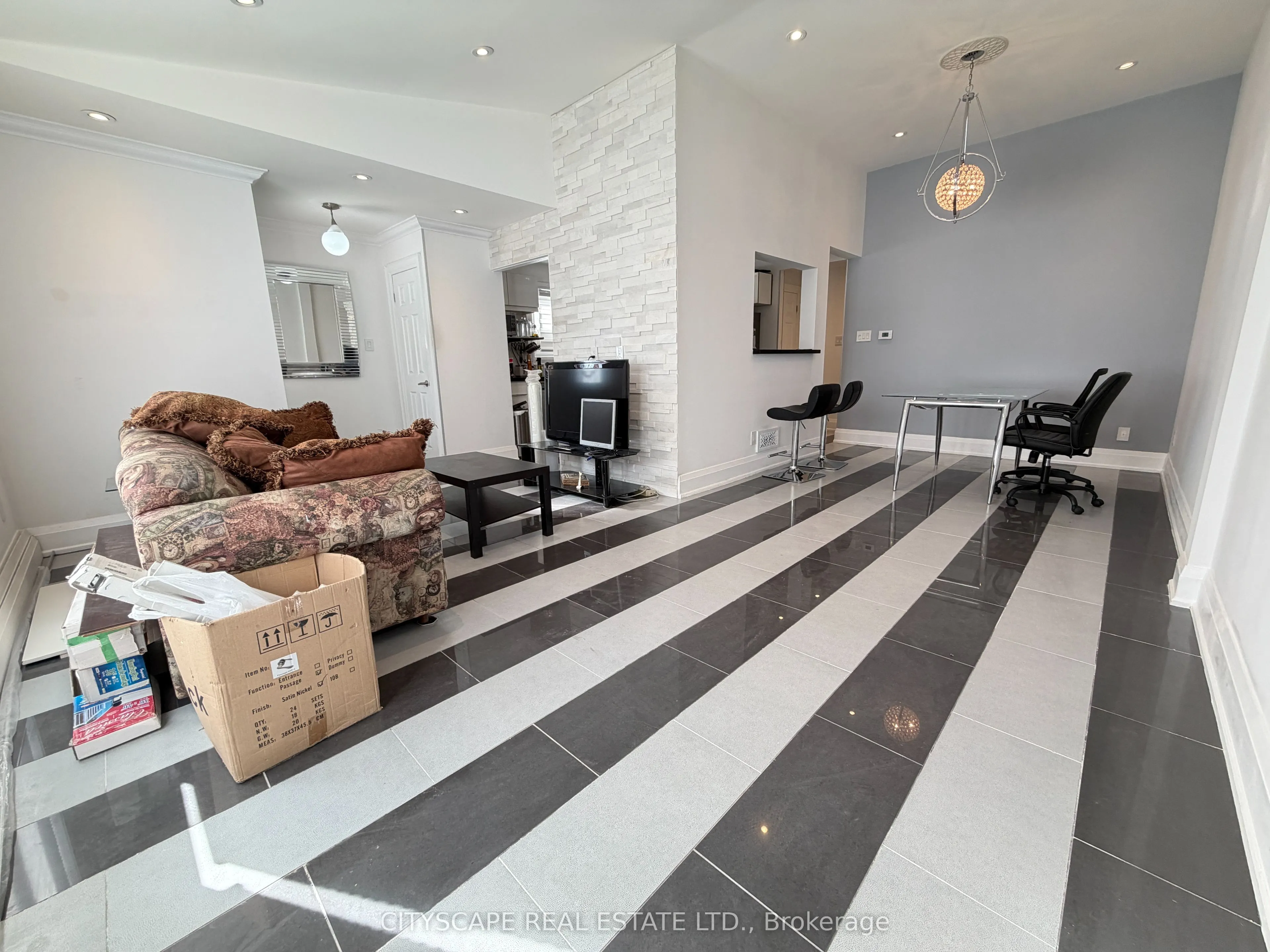 135 Bonham Boulevard #Upper