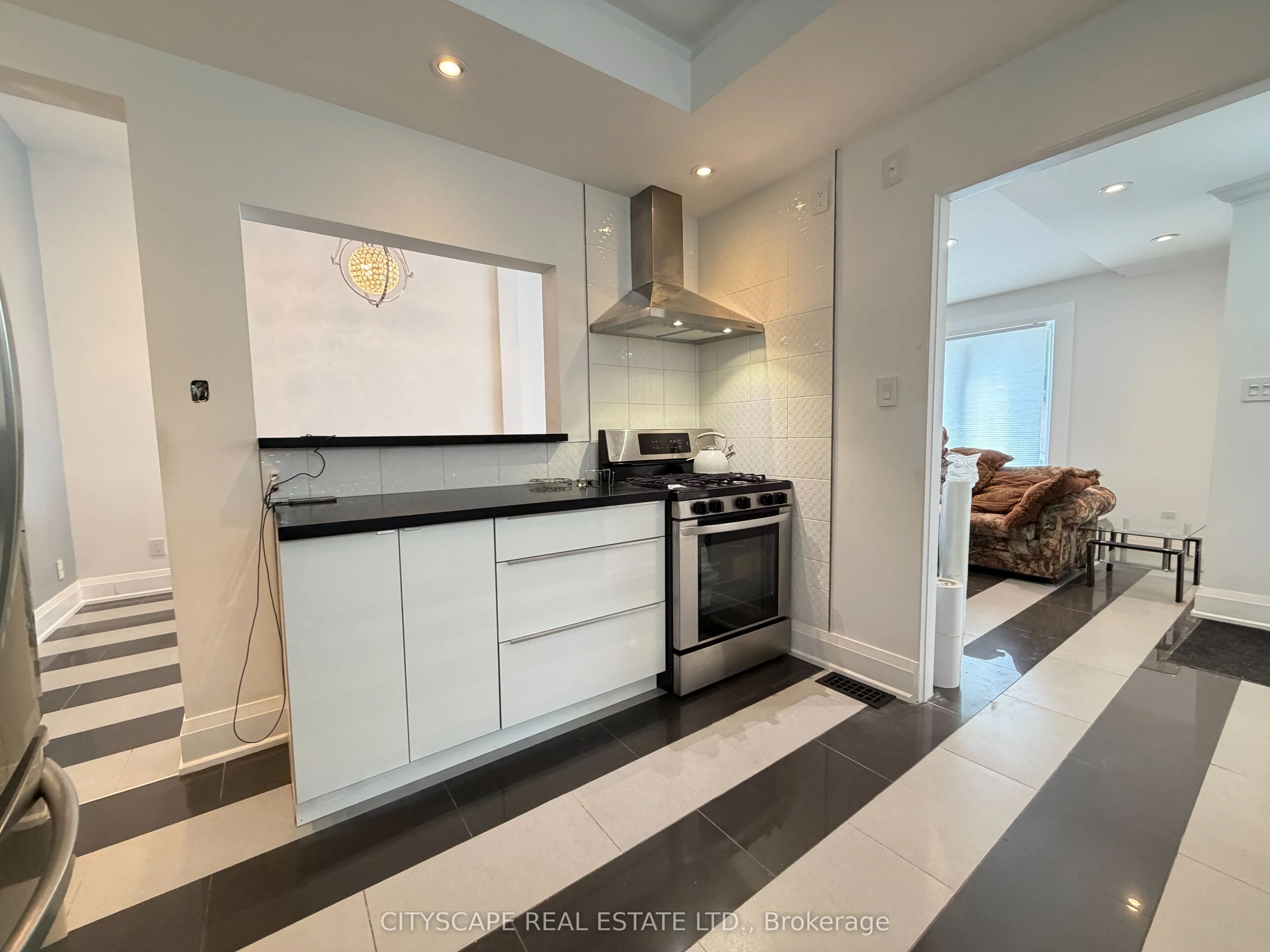 135 Bonham Boulevard #Upper