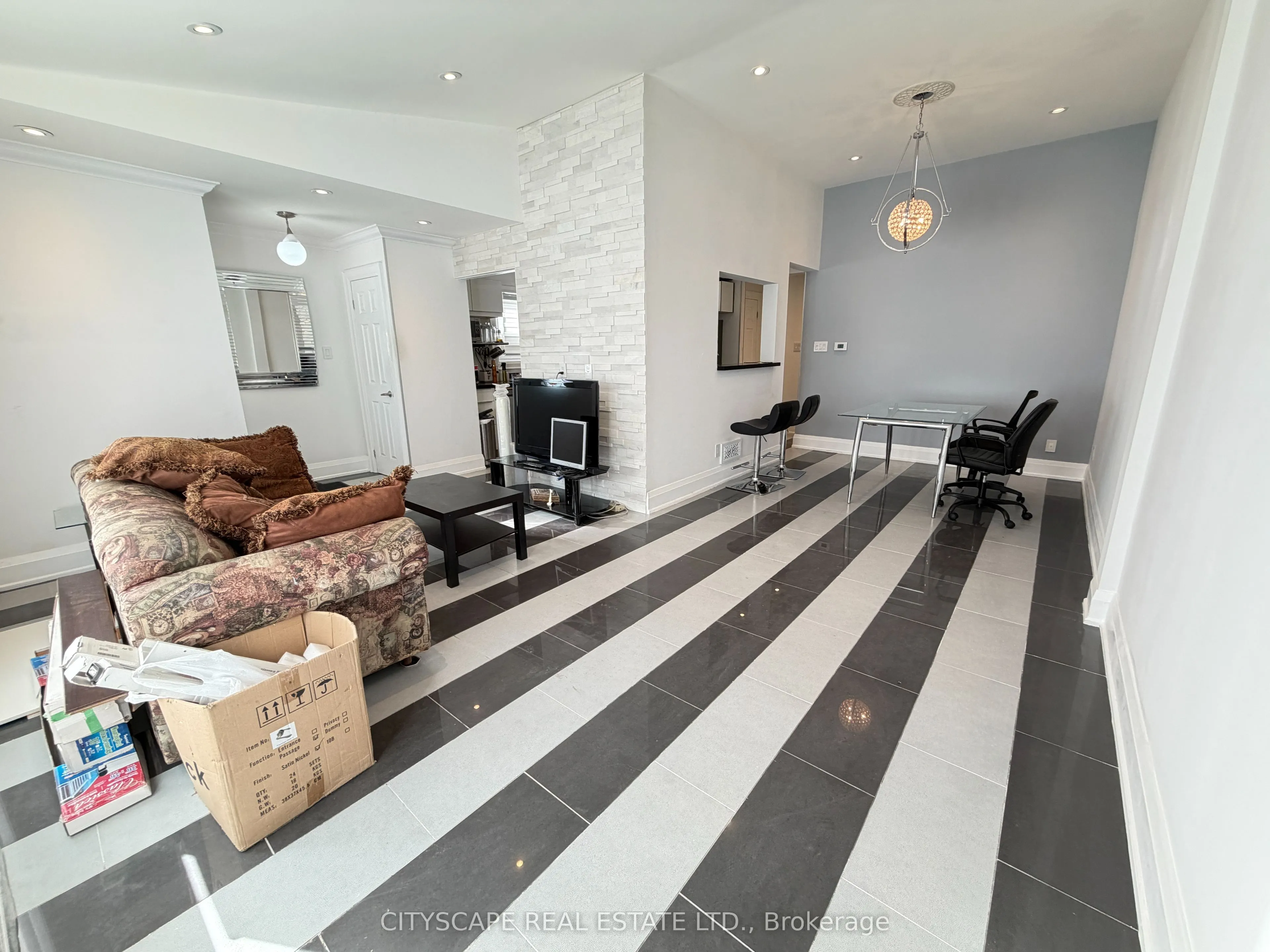135 Bonham Boulevard #Upper