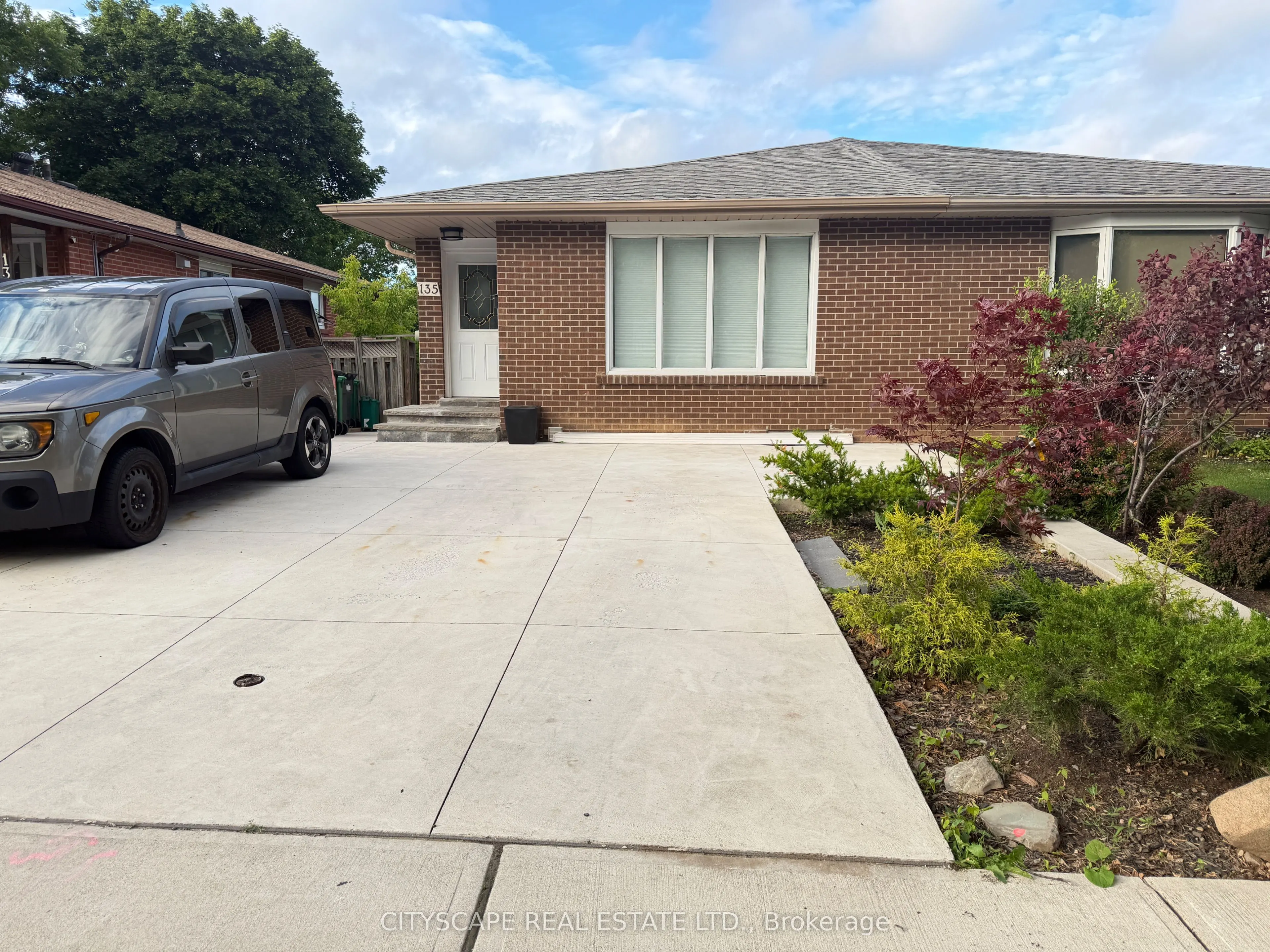 135 Bonham Boulevard #Upper
