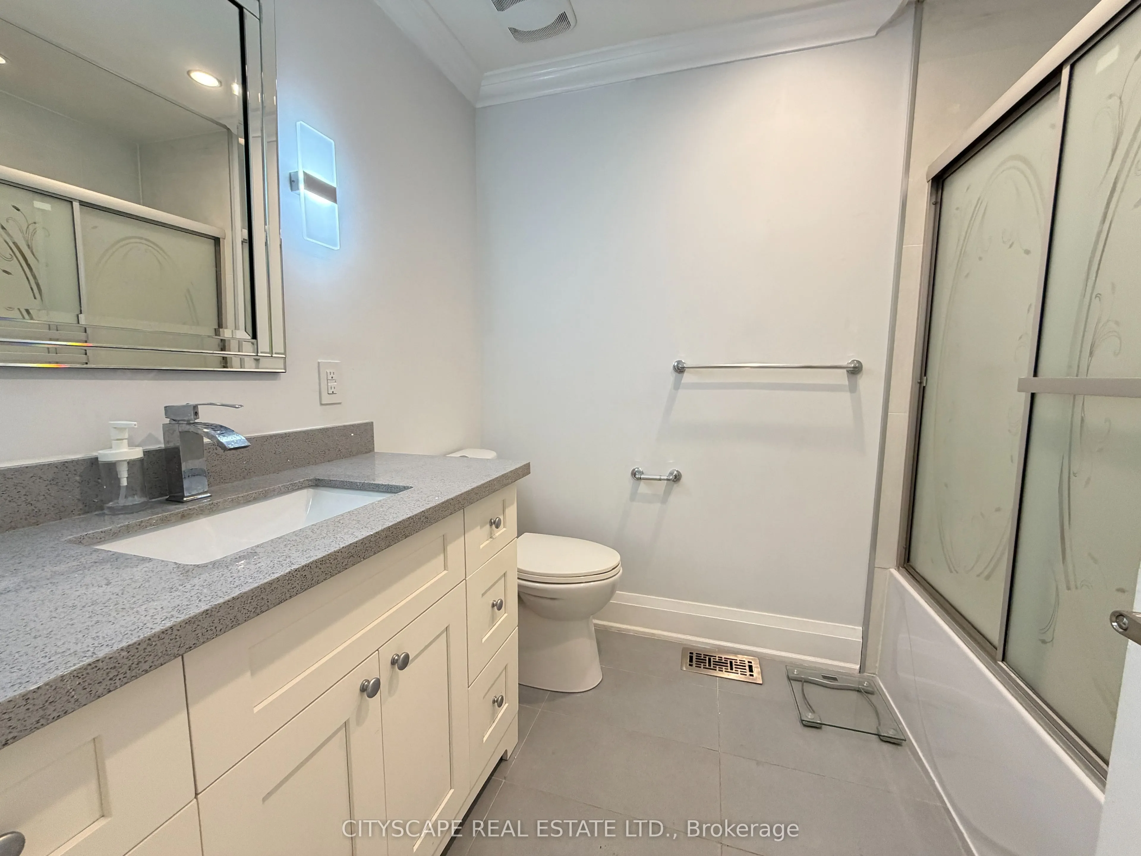 135 Bonham Boulevard #Upper