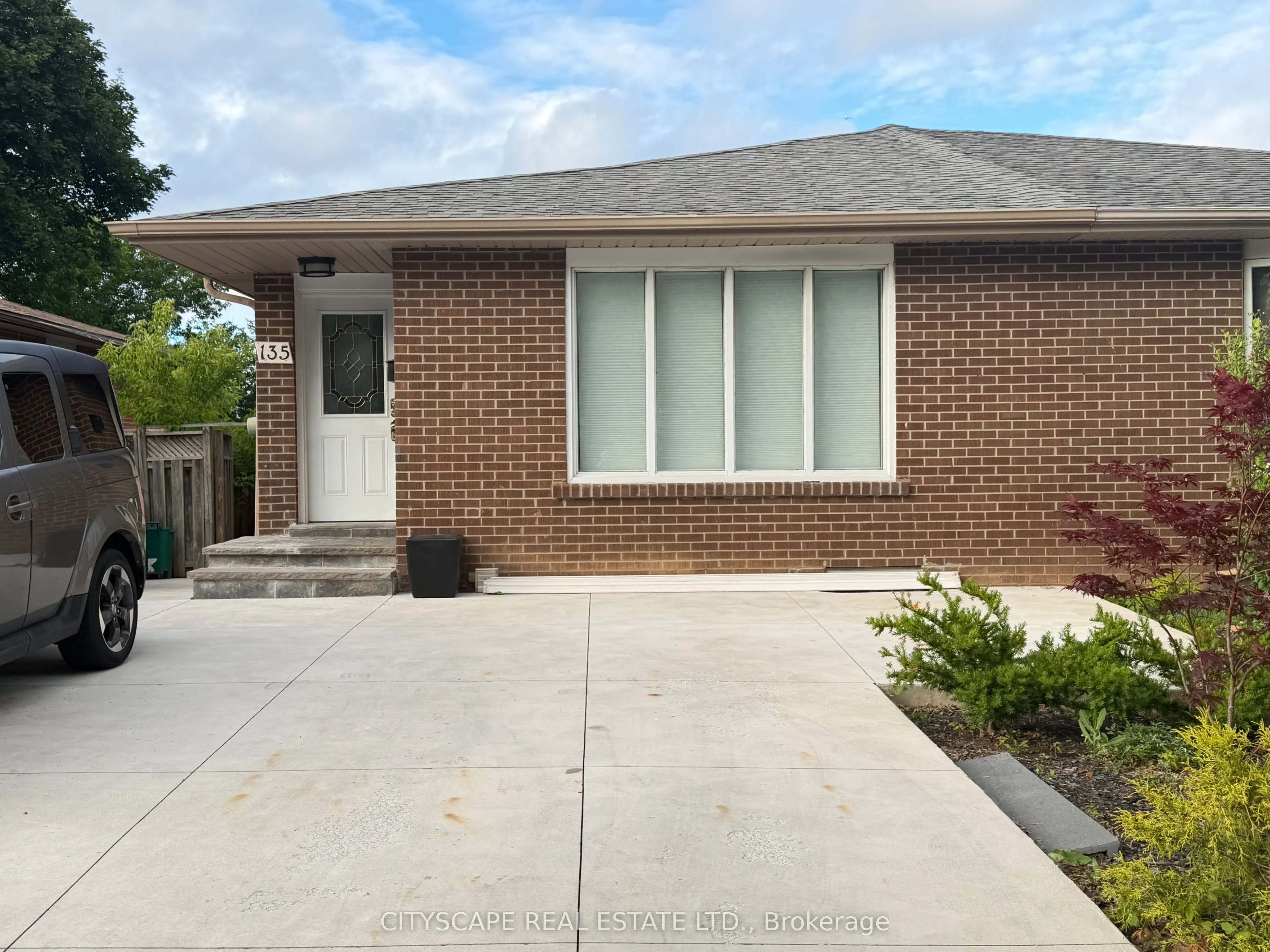 135 Bonham Boulevard #Upper
