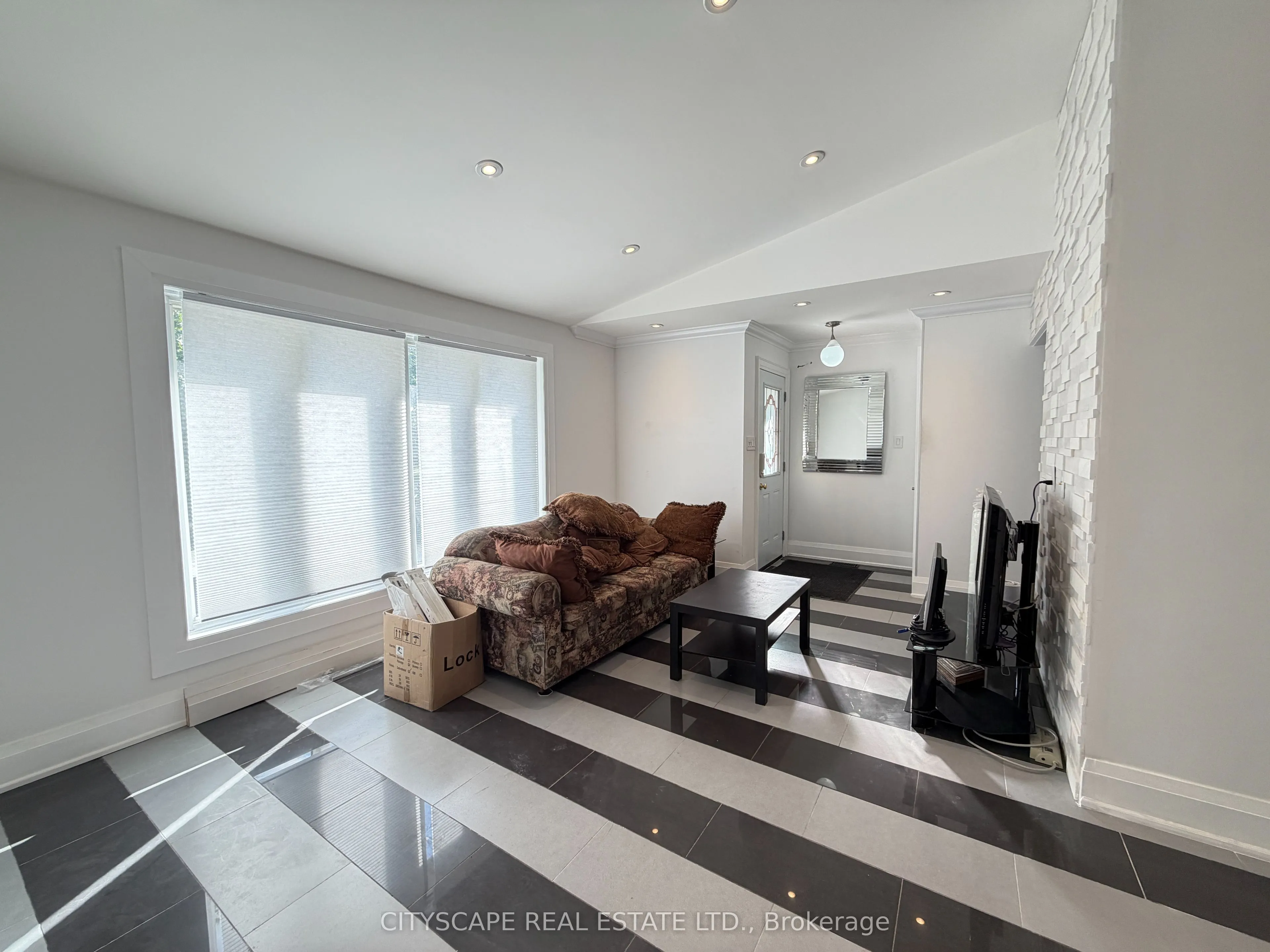 135 Bonham Boulevard #Upper