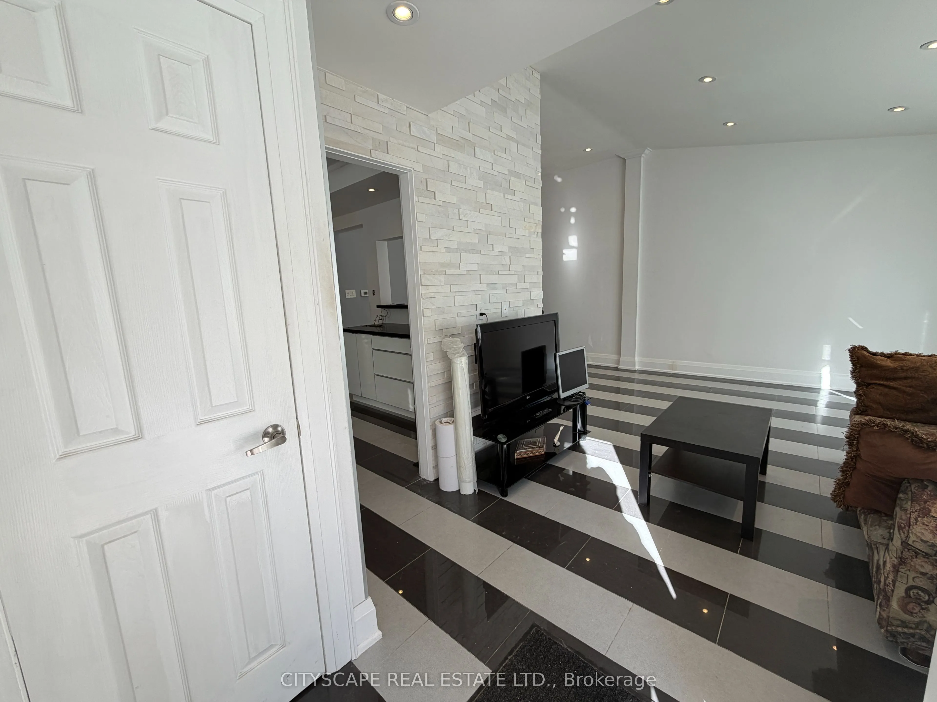 135 Bonham Boulevard #Upper