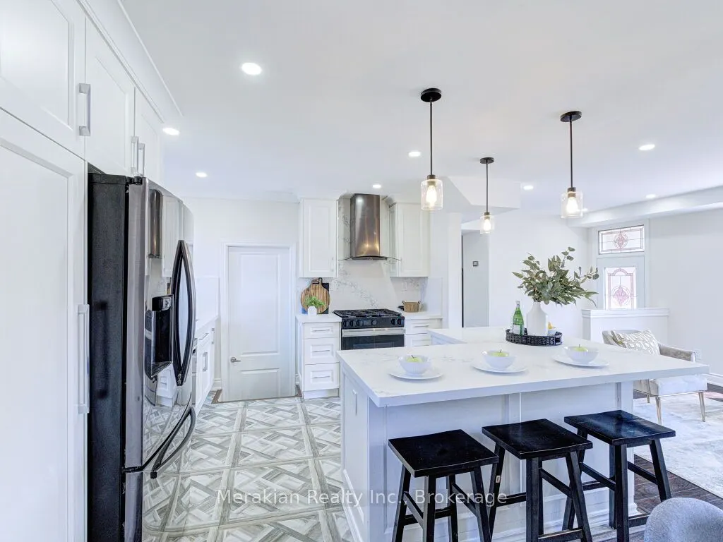 214 Folkstone Crescent