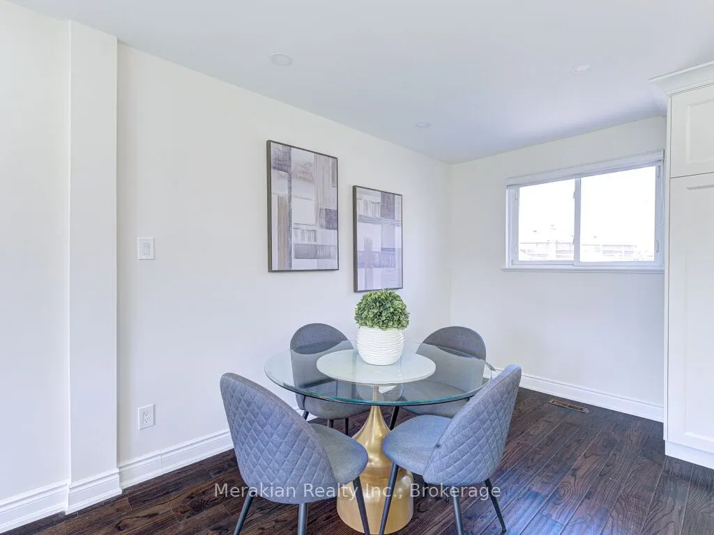 214 Folkstone Crescent