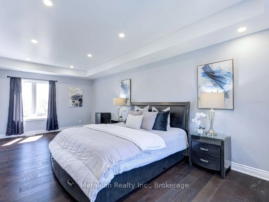 214 Folkstone Crescent