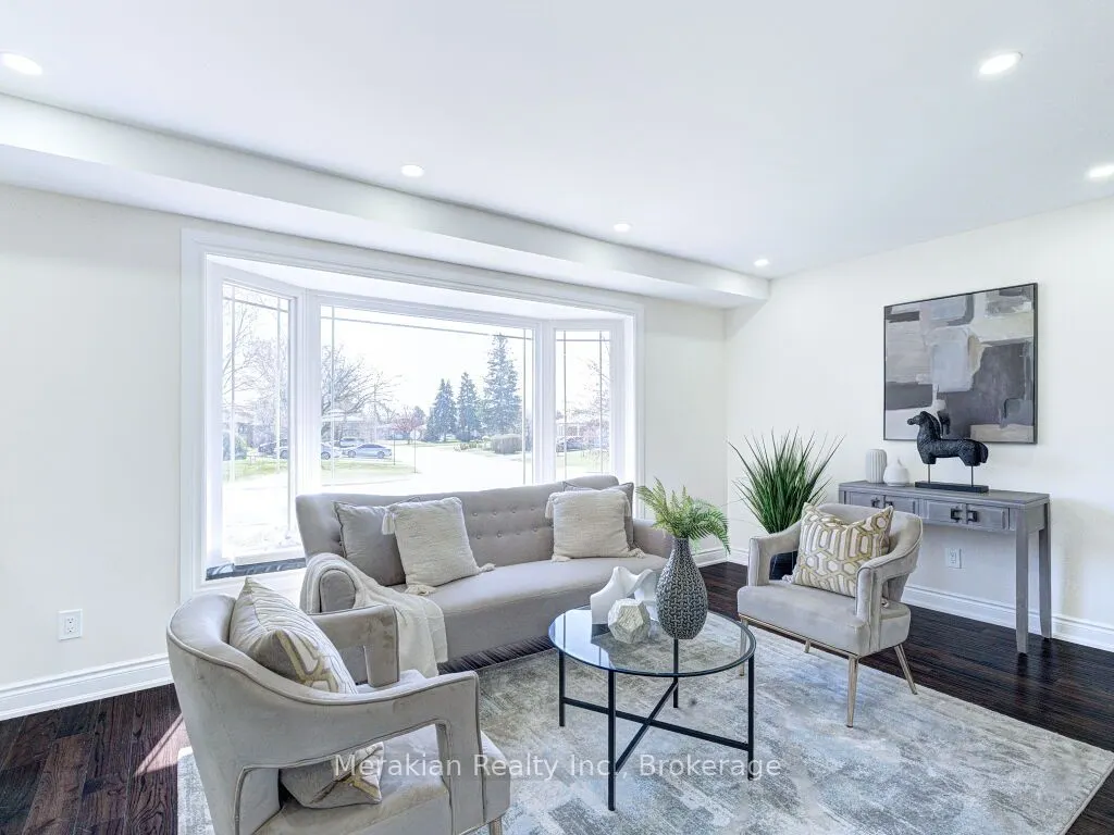 214 Folkstone Crescent