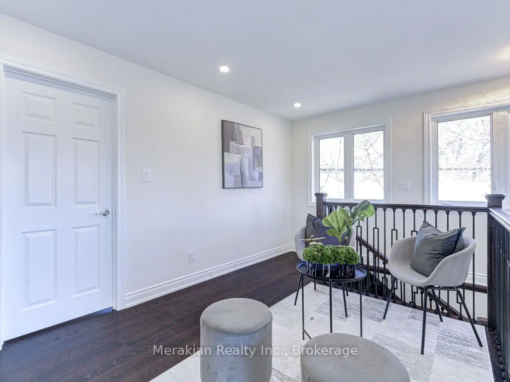 214 Folkstone Crescent