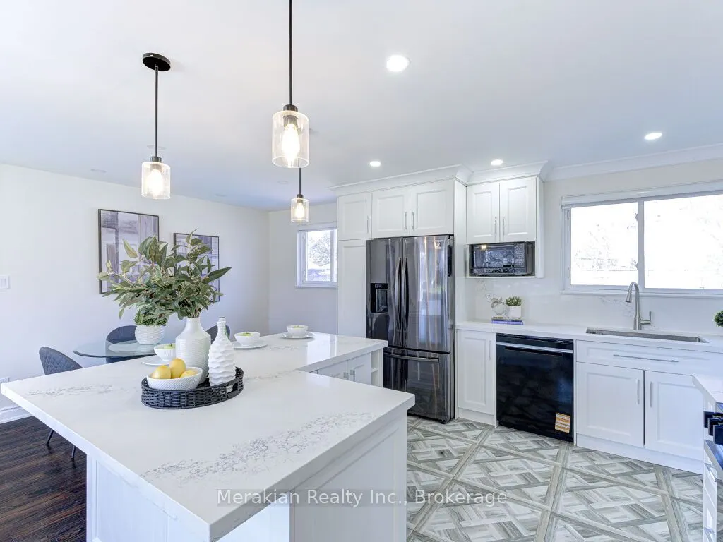 214 Folkstone Crescent