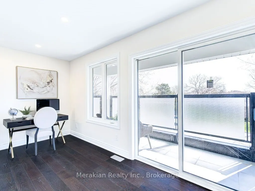 214 Folkstone Crescent