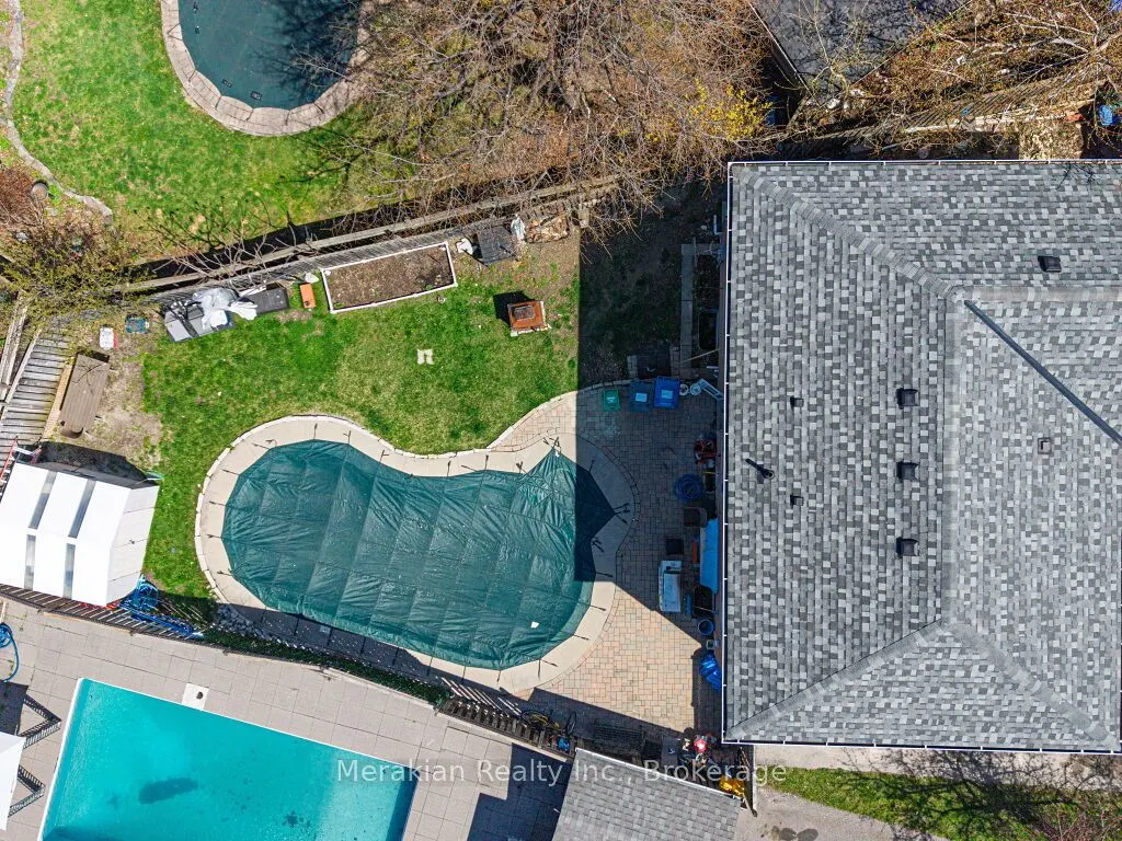 214 Folkstone Crescent