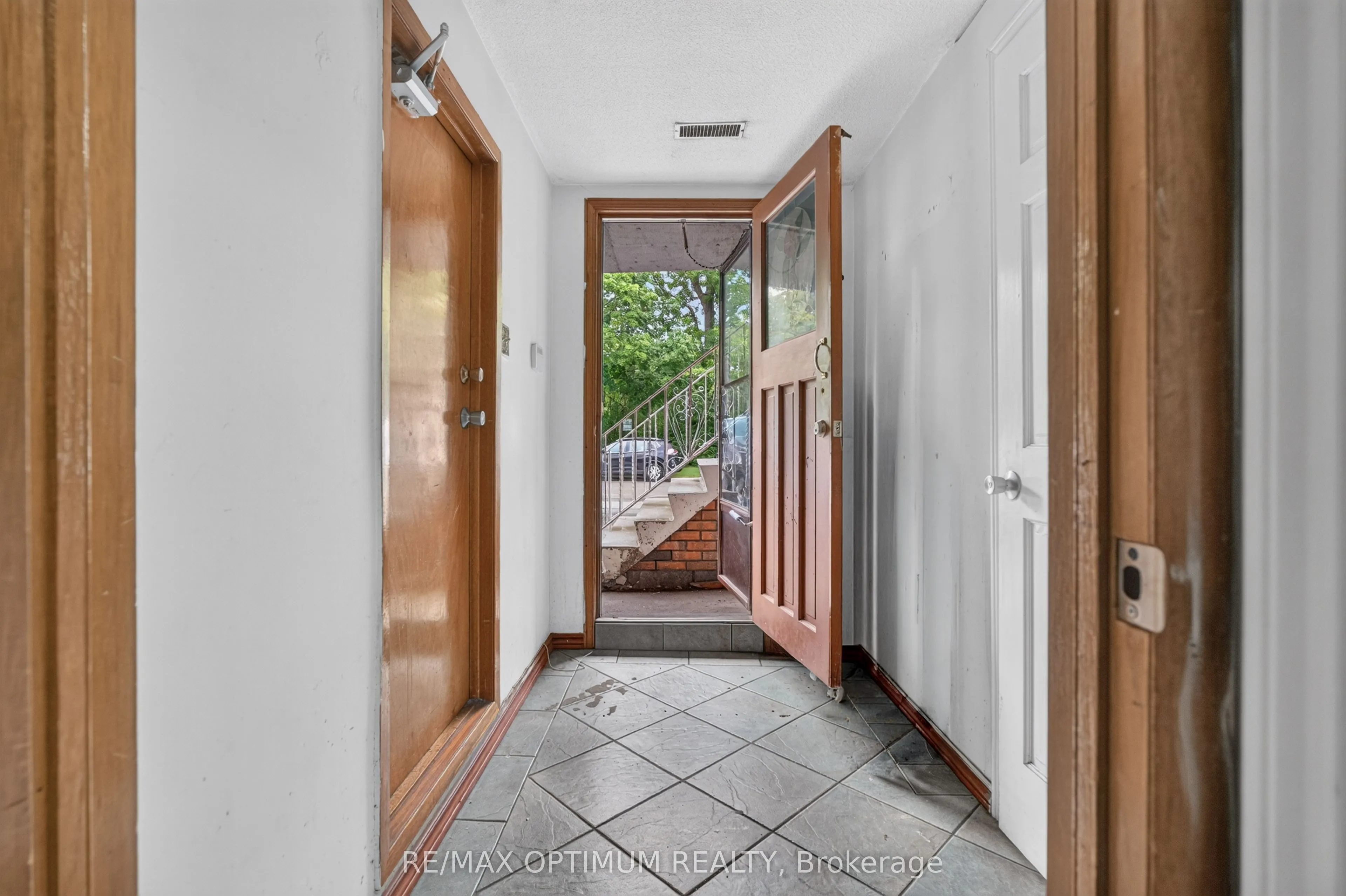 18 Curtis Drive