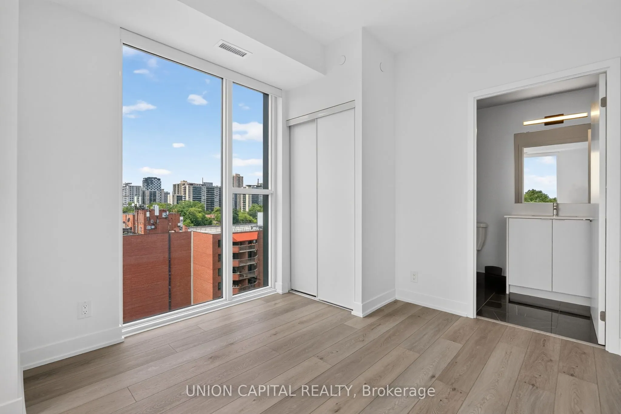 1660 Bloor Street W #910
