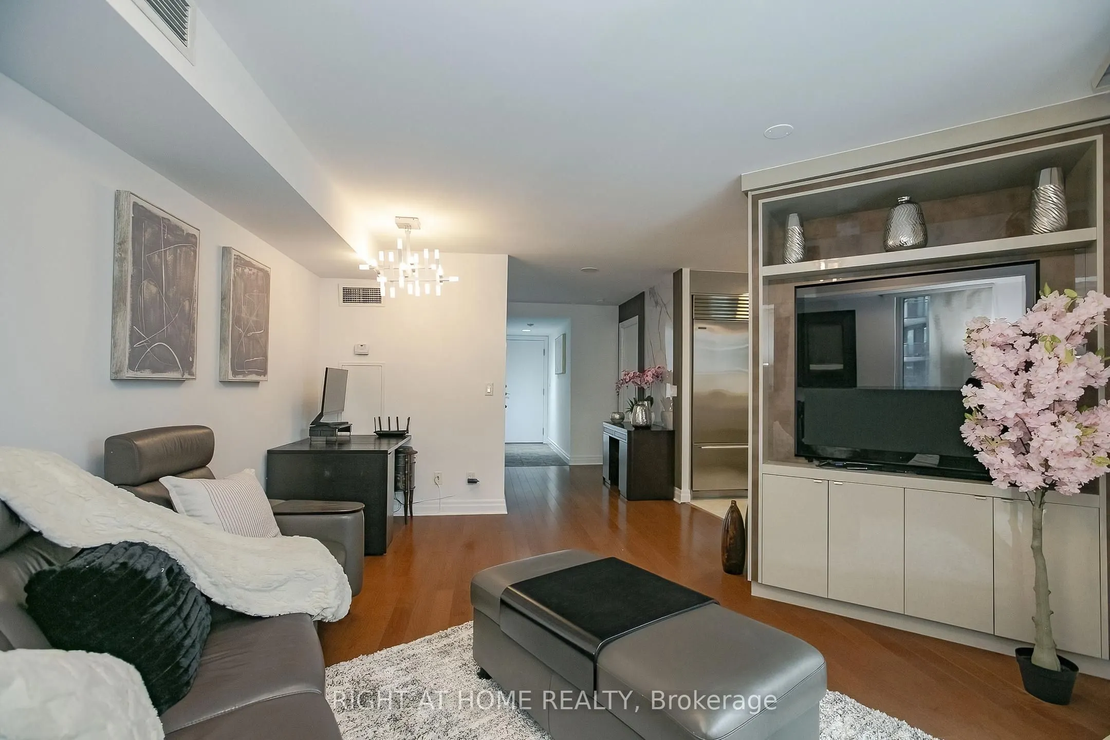2119 Lake Shore Boulevard W #217