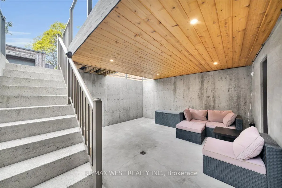 38 Smithfield Drive