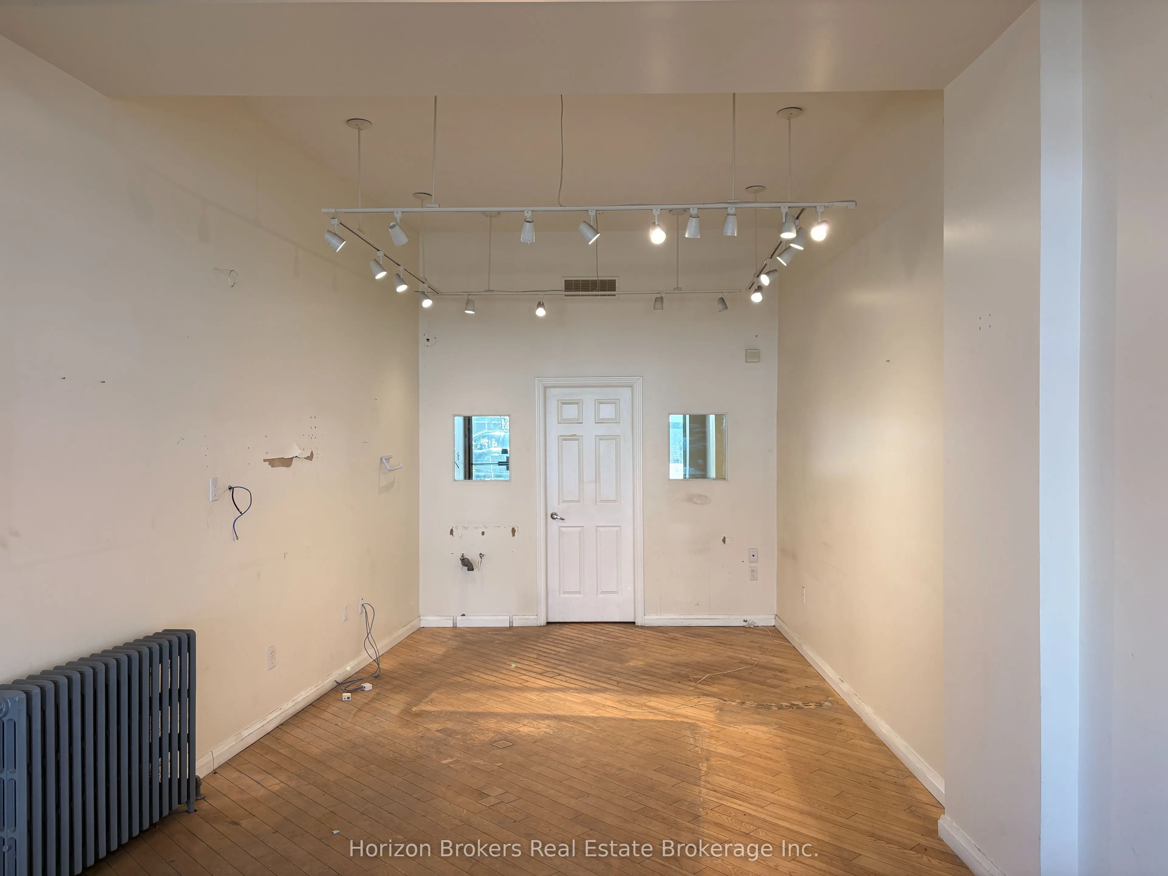 2465 Bloor Street W