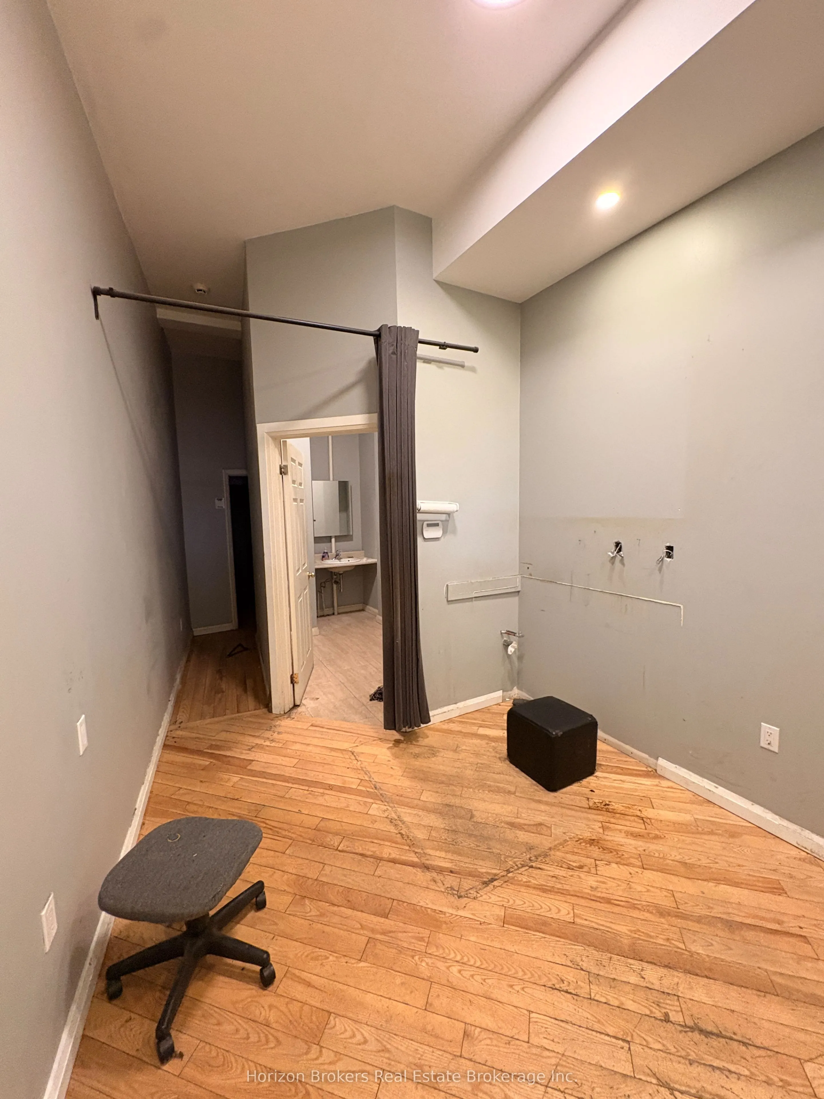 2465 Bloor Street W