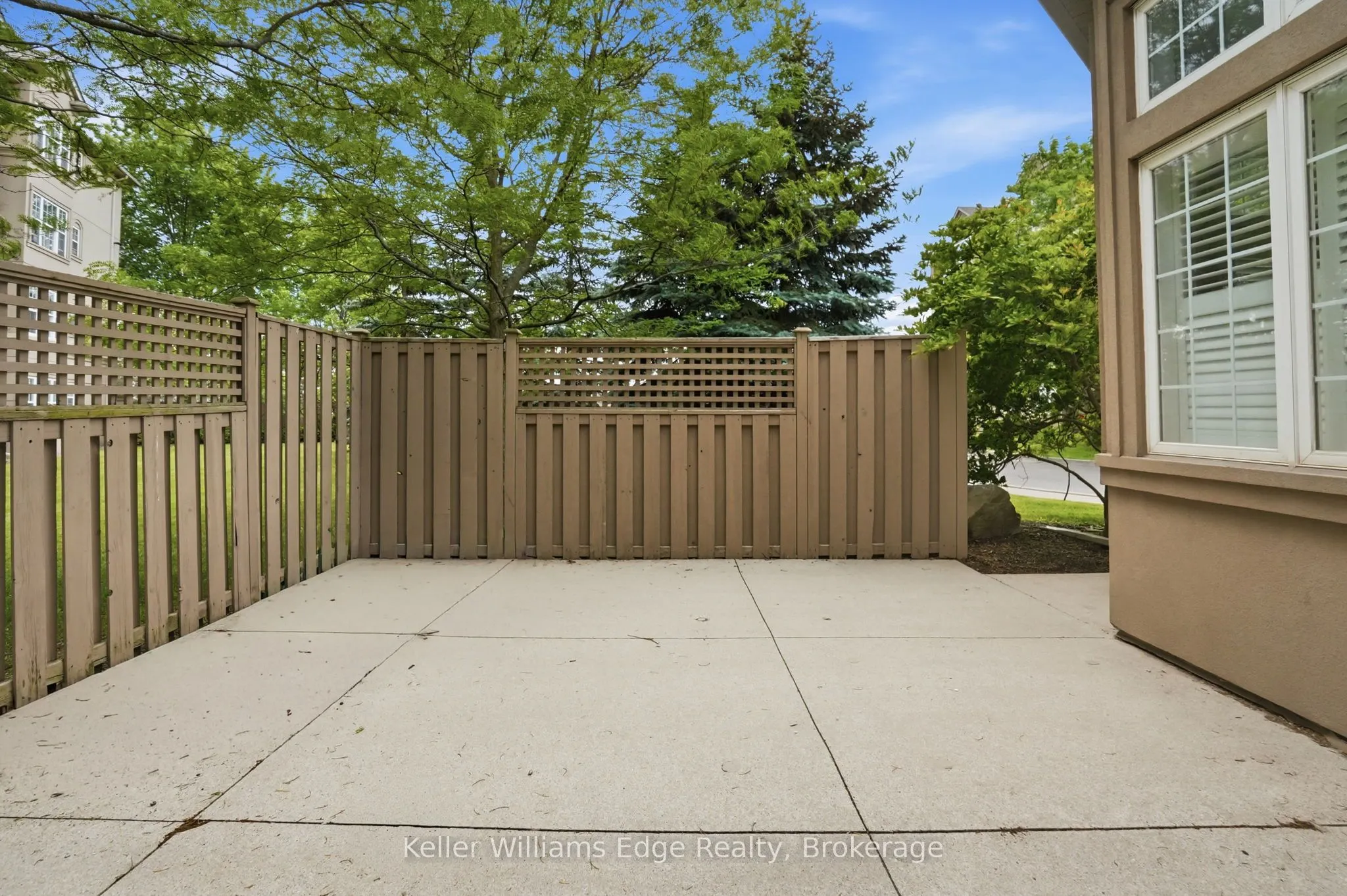2075 Appleby Line #406