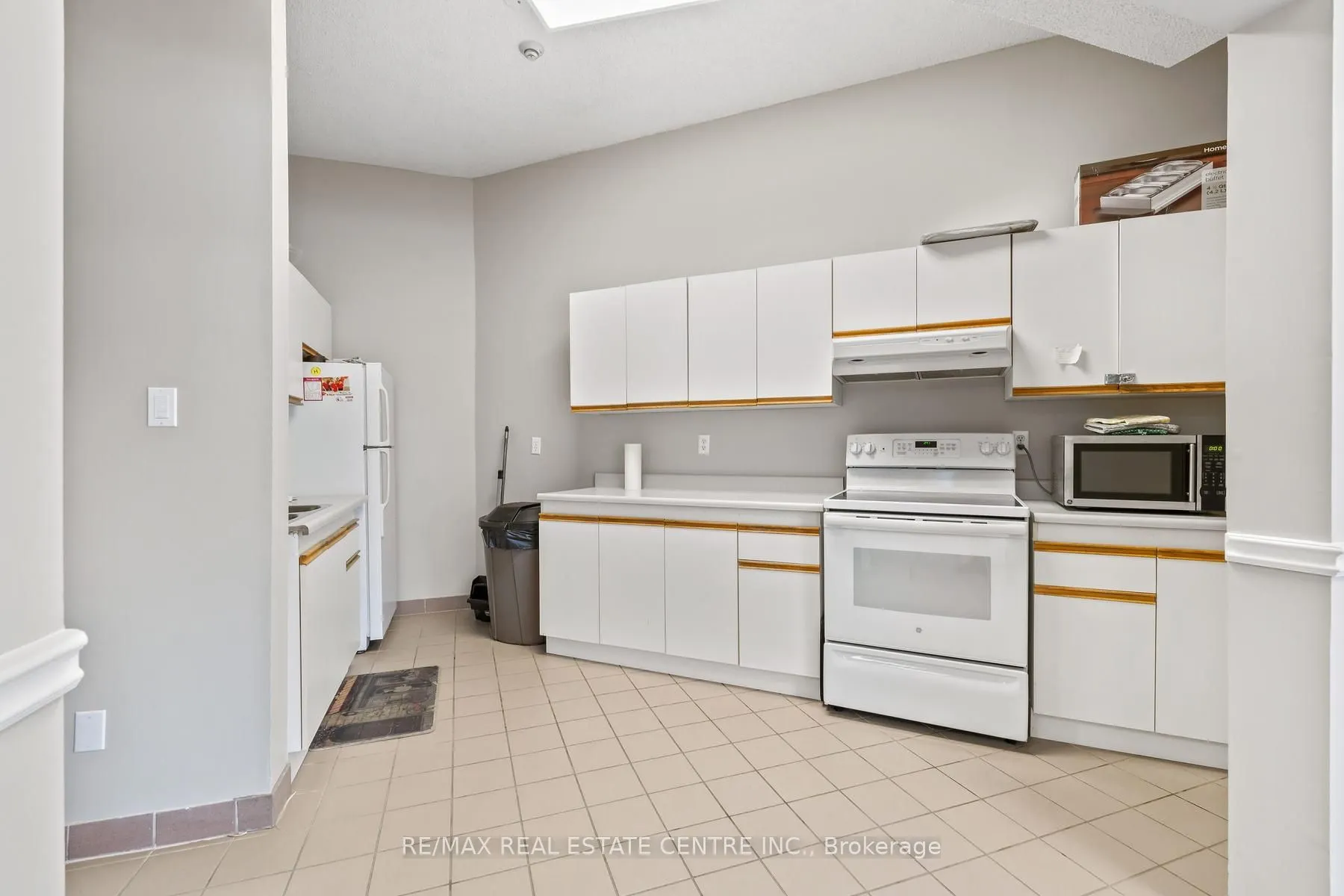 26 Hall Road #406