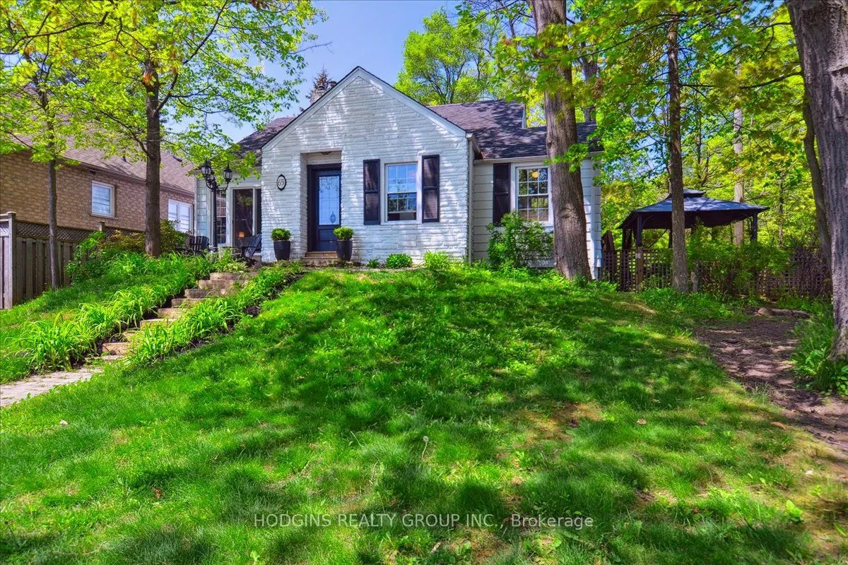 65 Mineola Road E